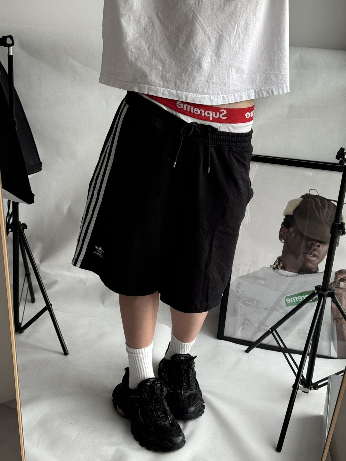 Adidas Adidas Baggy Shorts Balenciaga Style Cotton M/L size Japan Size US 34 / EU 50 - 13 Thumbnail