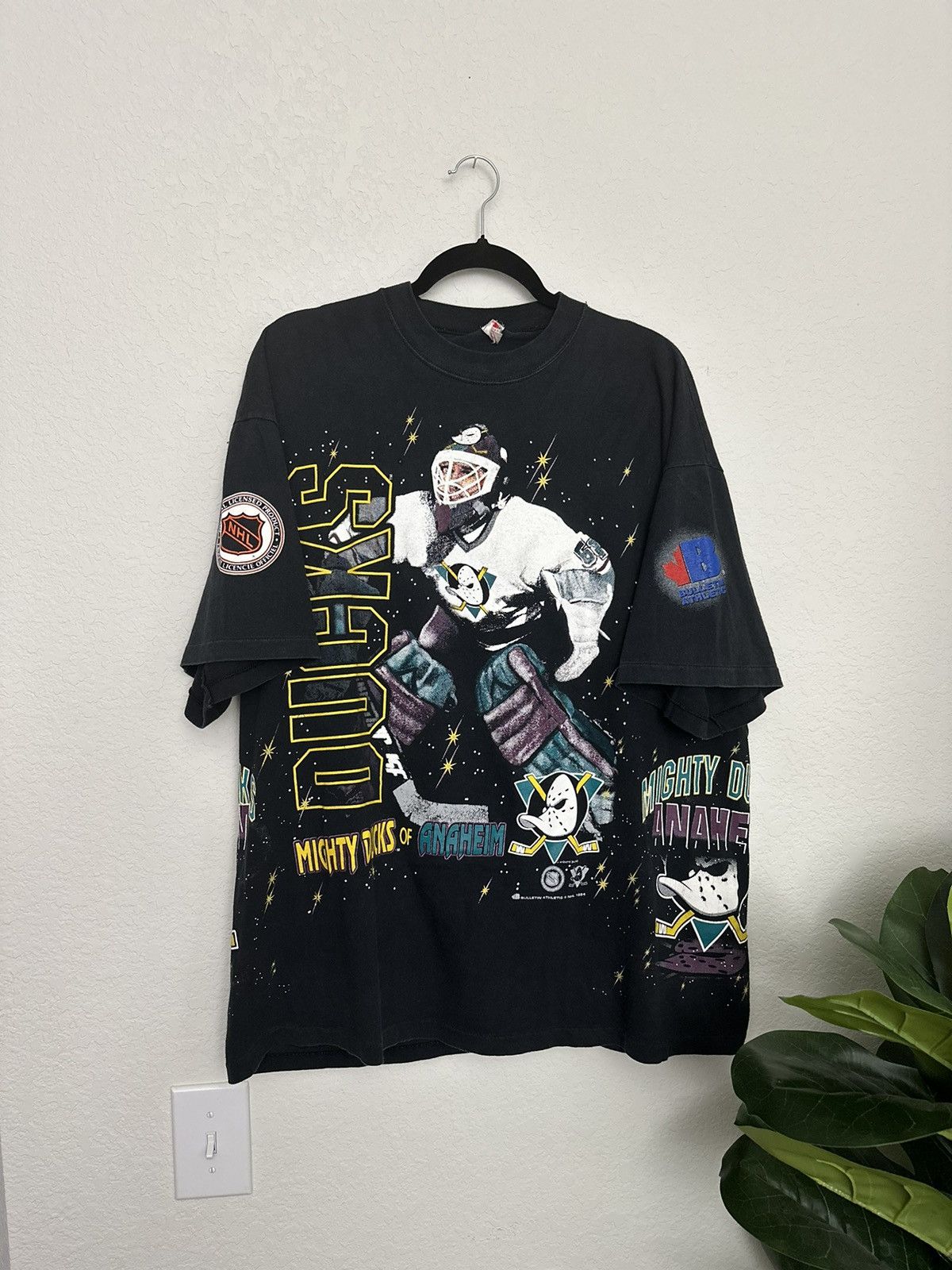 NHL × Vintage Vintage 90s Anaheim Mighty Ducks AOP Bulletin Athletic OSFA Size US XL / EU 56 / 4 - 6 Thumbnail