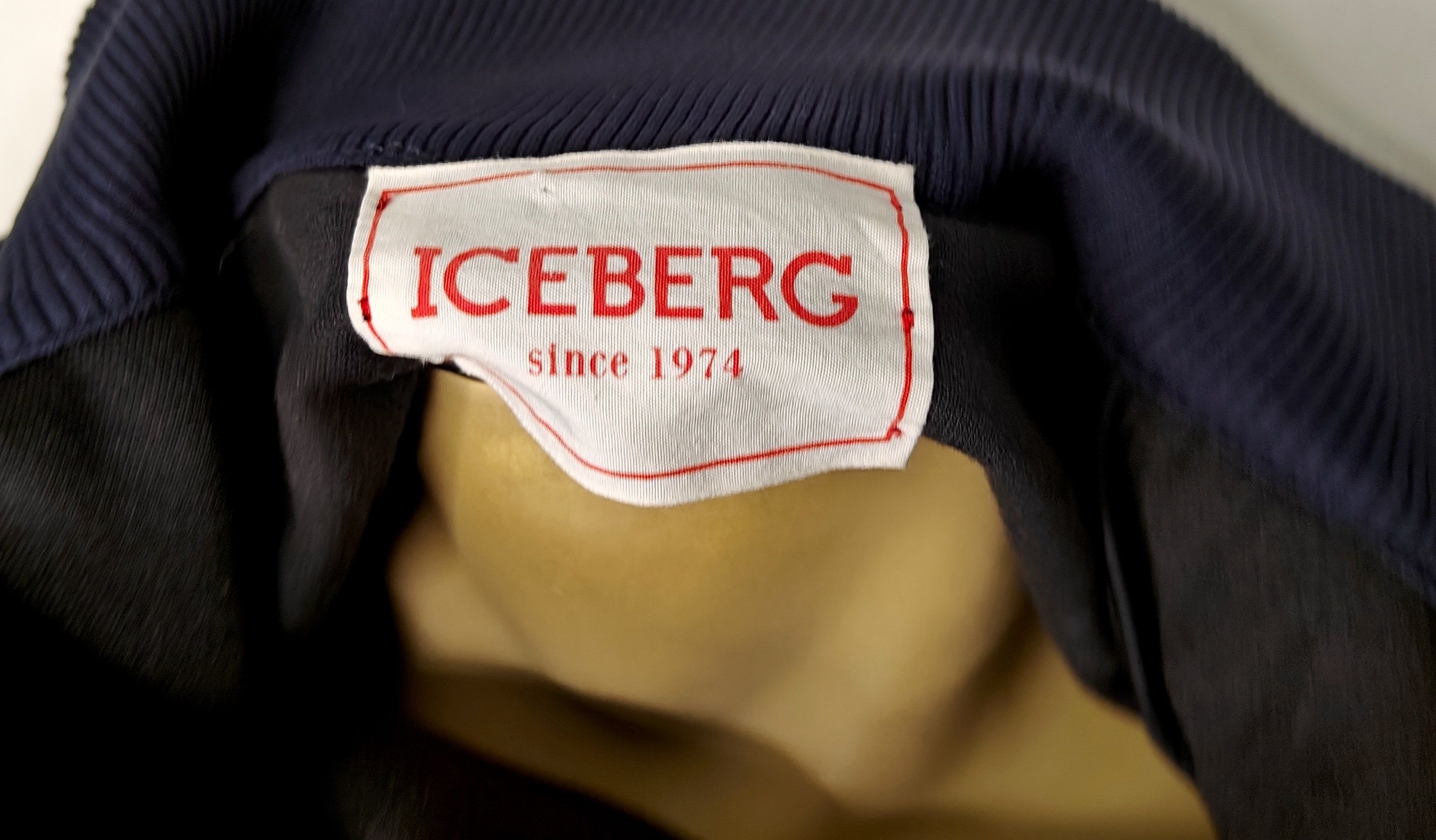 Iceberg Mint Vtg Iceberg Italy spellout zip-up bomber track jacket Size US M / EU 48-50 / 2 - 7 Thumbnail
