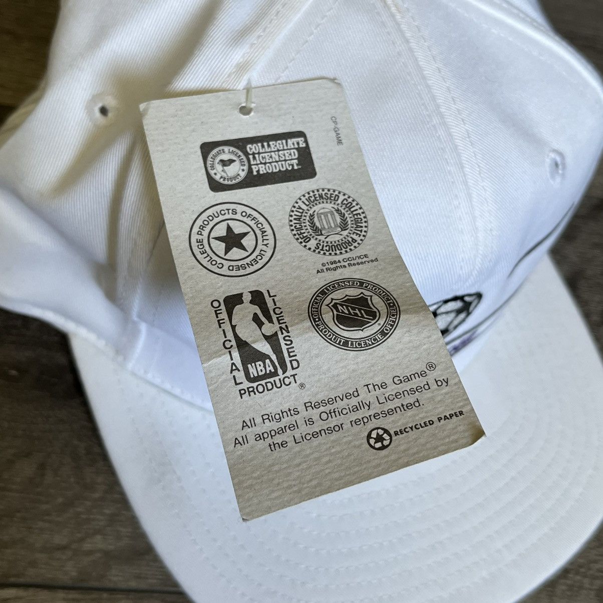 Vintage New Vintage 90s Holy Cross College Soccer Logo Hat SnapBack Size ONE SIZE - 5 Thumbnail