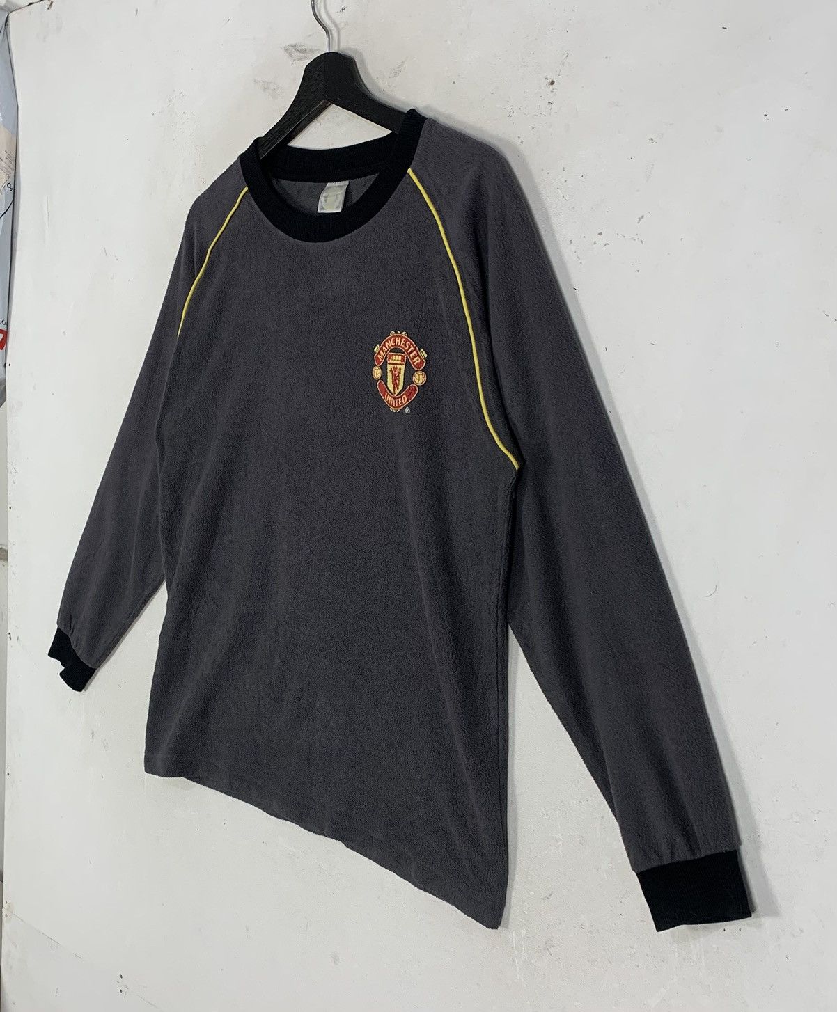 Vintage Vintage Manchester United FootballClub Sportwear Sweatshirt Size US M / EU 48-50 / 2 - 5 Thumbnail