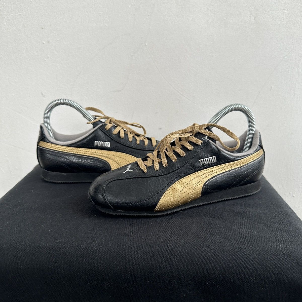 Puma × Vintage Vintage Puma Gold/Black Leather Low Cut Sneakers Size US 6 / IT 36 - 2 Thumbnail