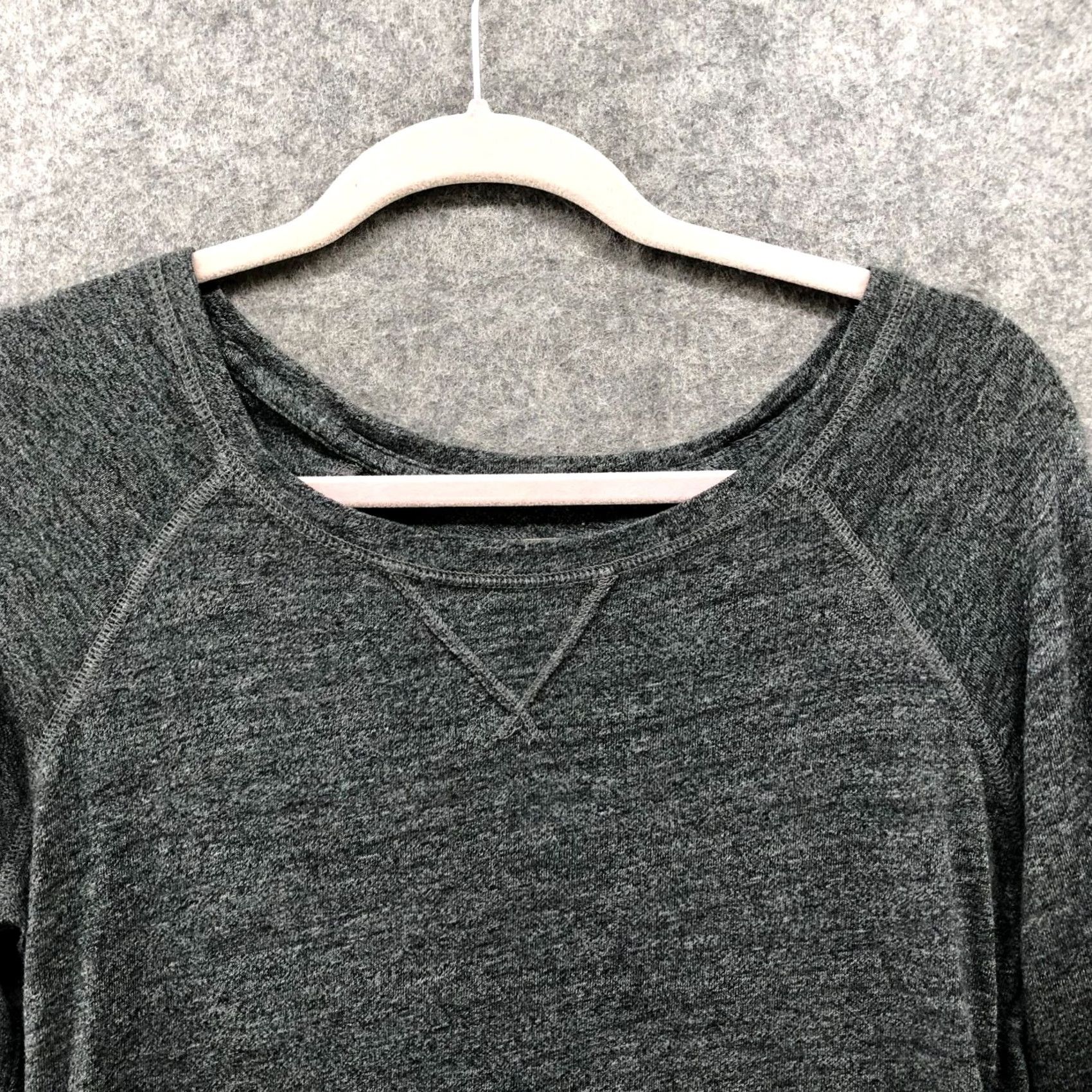 Abercrombie & Fitch VTG Abercrombie & Fitch Sweatshirt Womens XS Gray Lightweight Scoop Neck Pullover Cotton Blend Fleece Regular Fit Size XS / US 0-2 / IT 36-38 - 3 Thumbnail