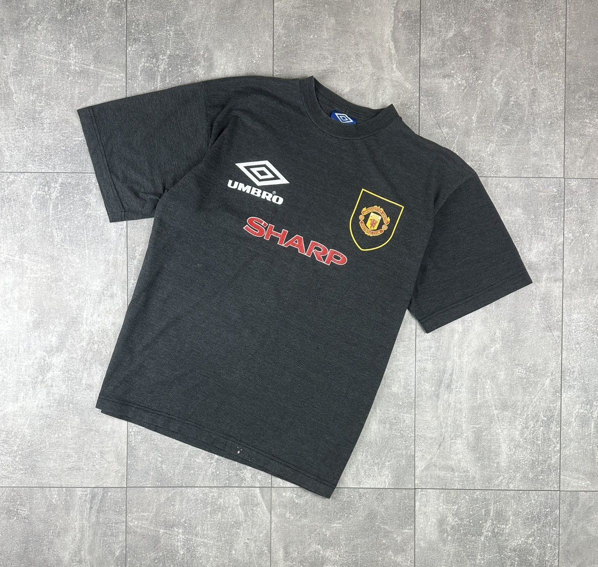 Umbro Umbro Manchester United 1995/96 Cotton Soccer T-Shirt Size US XL / EU 56 / 4 - 1 Thumbnail
