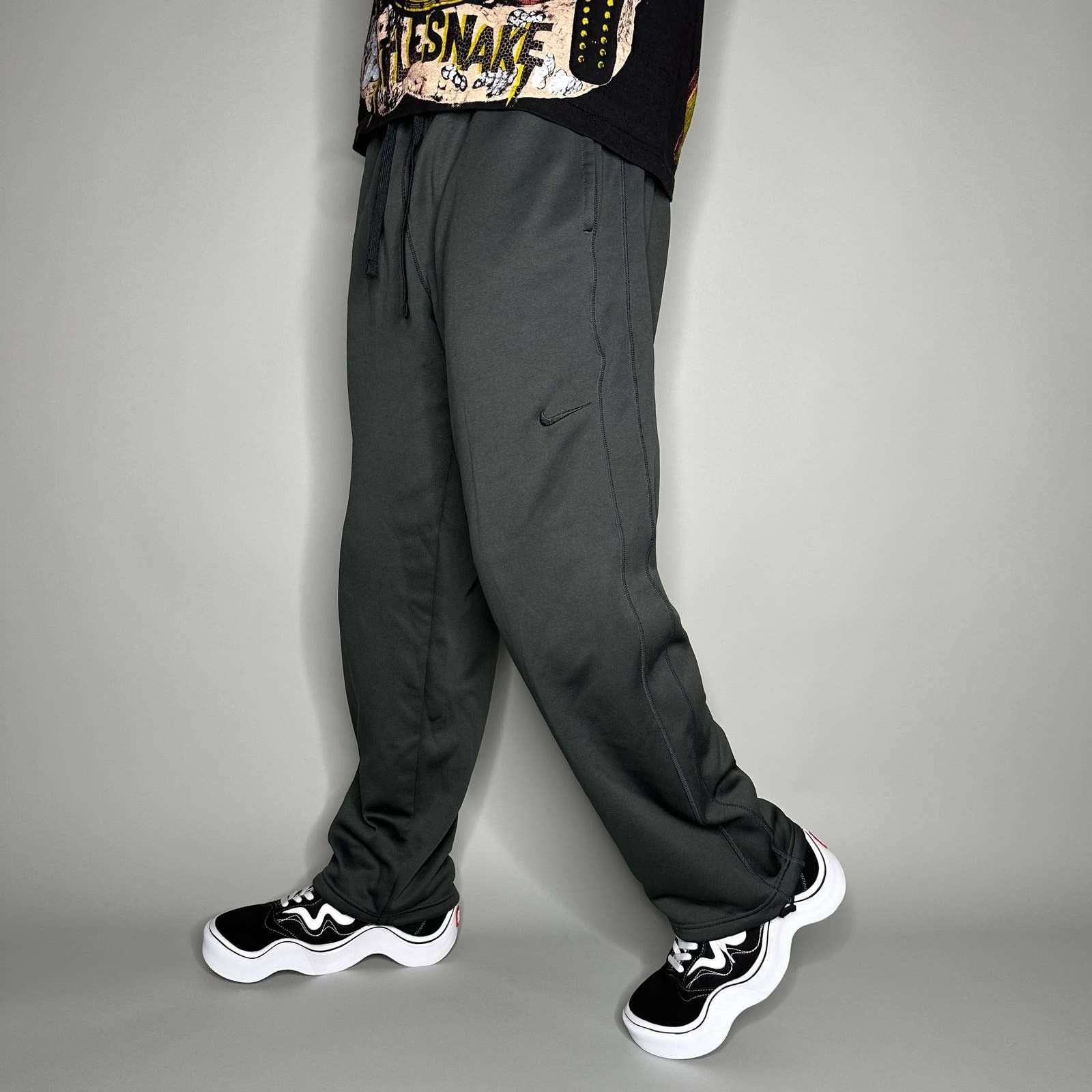 womens dark grey nike sweatpants