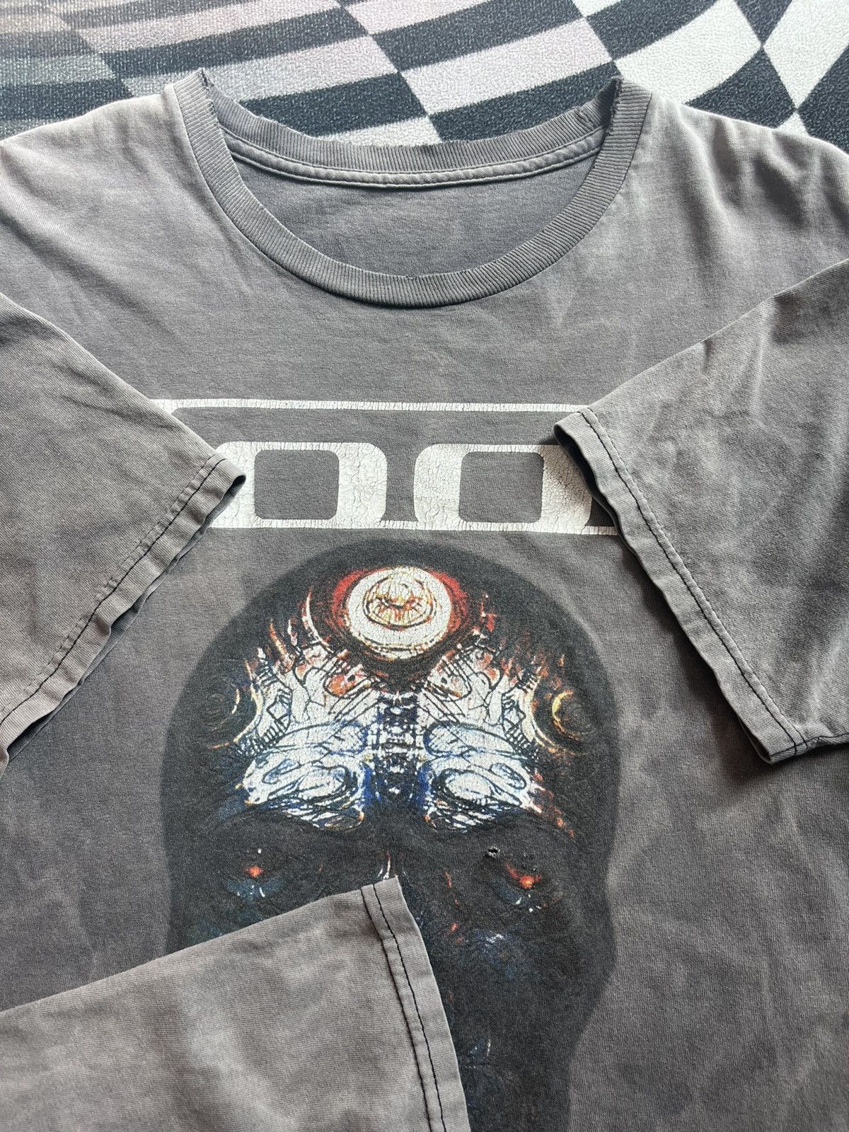 Band Tees Vintage TOOL American Tour 2014’s Sun Faded Tshirt Size US L / EU 52-54 / 3 - 7 Thumbnail