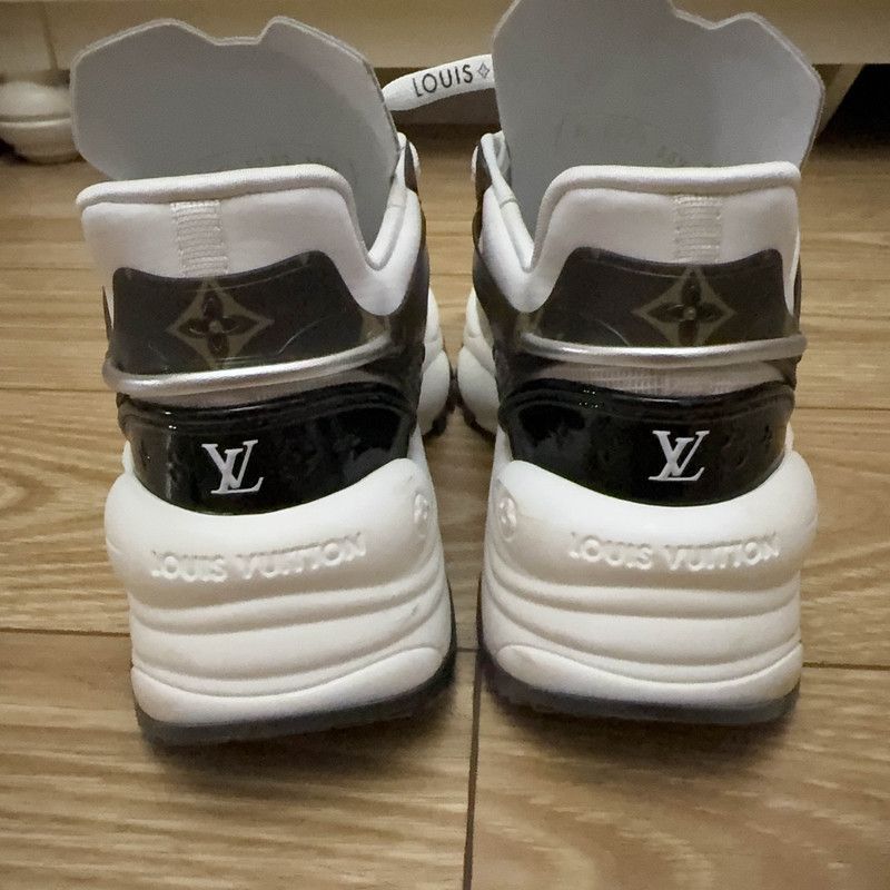 Louis Vuitton Louis Vuitton Run 55 Comfortable Casual Sneakers -2508 Size US 5 / IT 35 - 3 Thumbnail
