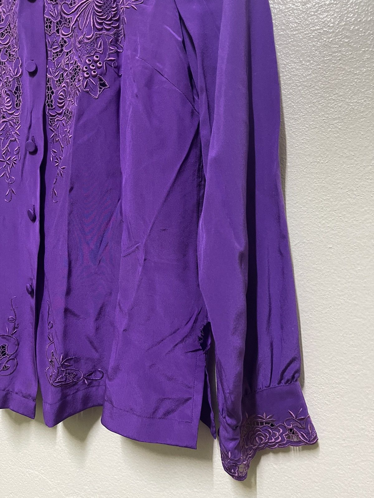 Comme des Garcons Comme des Garcon Hand Embroidered Silk Shirt Size S / US 4 / IT 40 - 6 Thumbnail