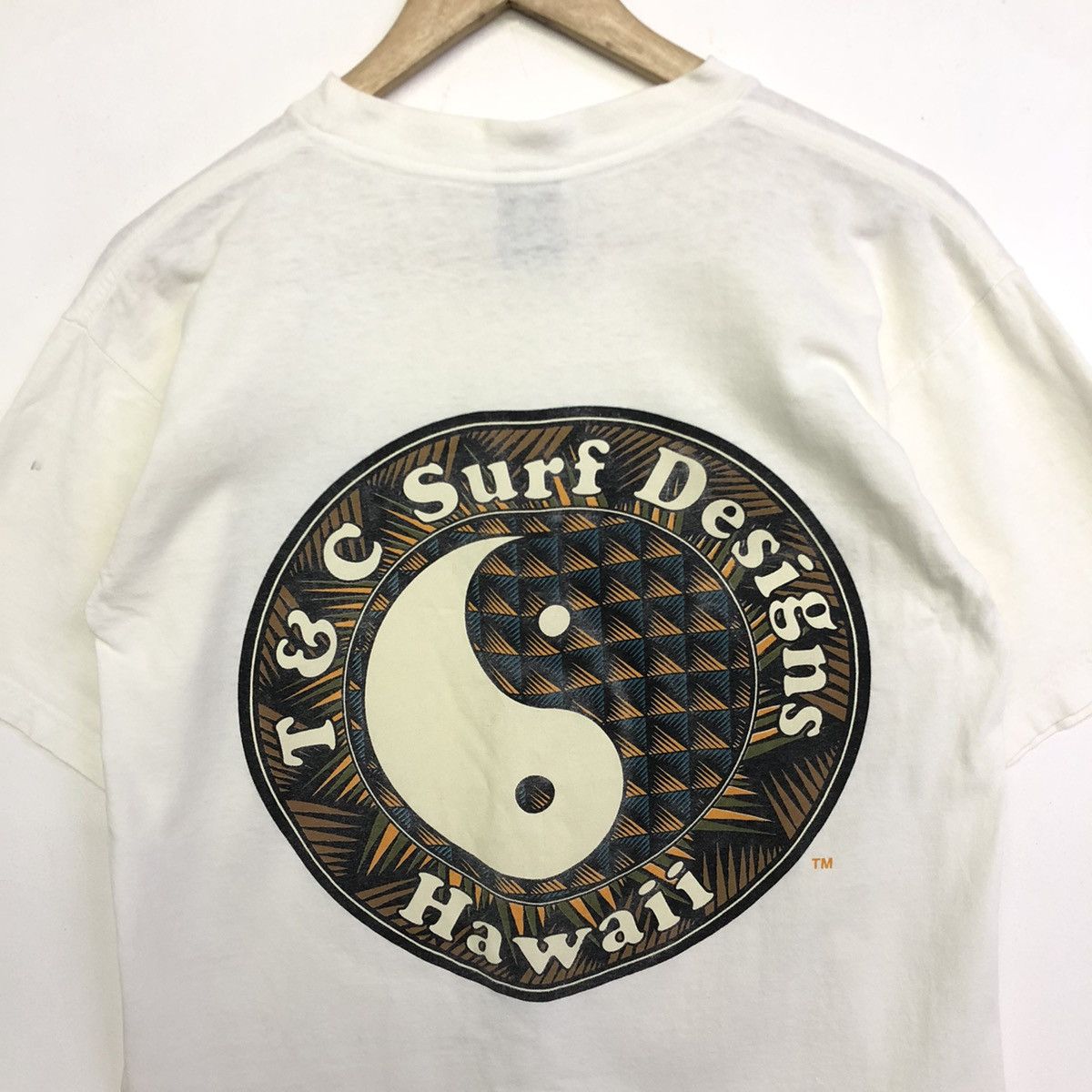 Vintage Vintage T&C Surf Design Hawaii Big Logo Tshirt Size US M / EU 48-50 / 2 - 3 Thumbnail