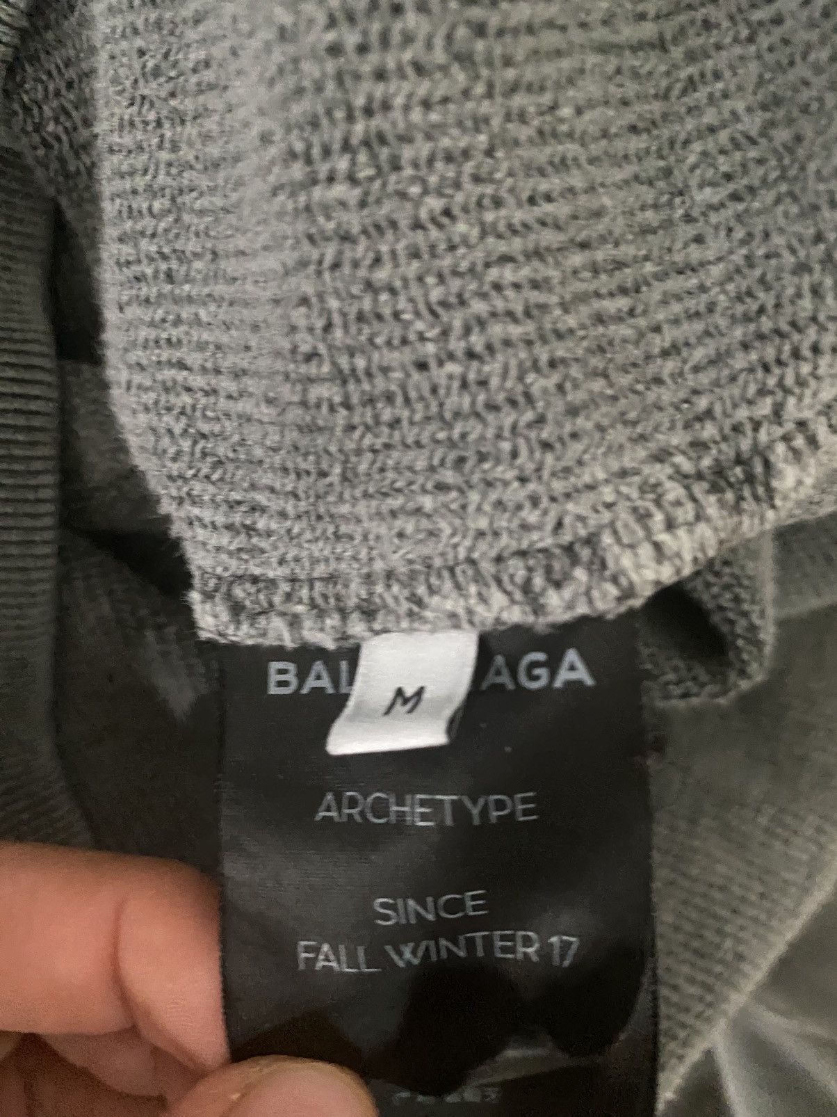 Balenciaga Balenciaga FW17 Paris Hoodie Size US M / EU 48-50 / 2 - 3 Thumbnail