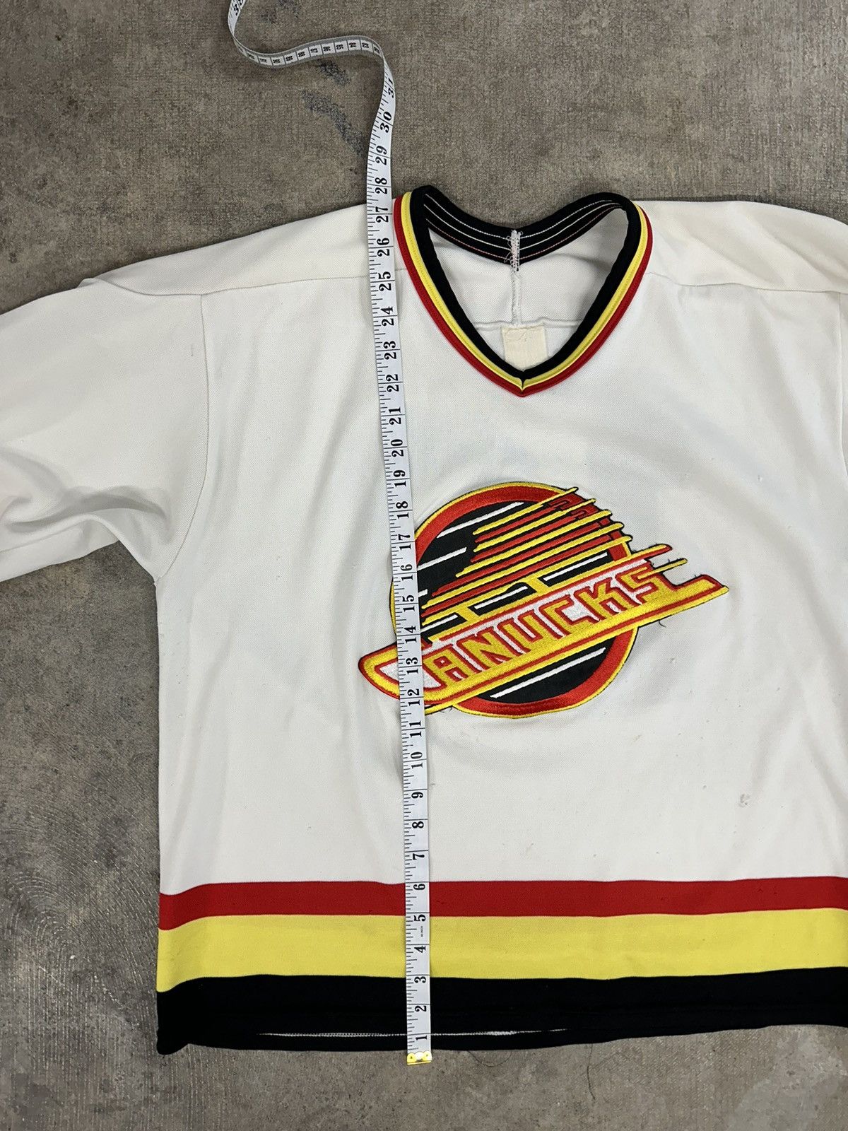 Ccm Vintage 90s CCM Vancouver Canucks Hockey Jersey #19 READ Size US L / EU 52-54 / 3 - 19 Thumbnail