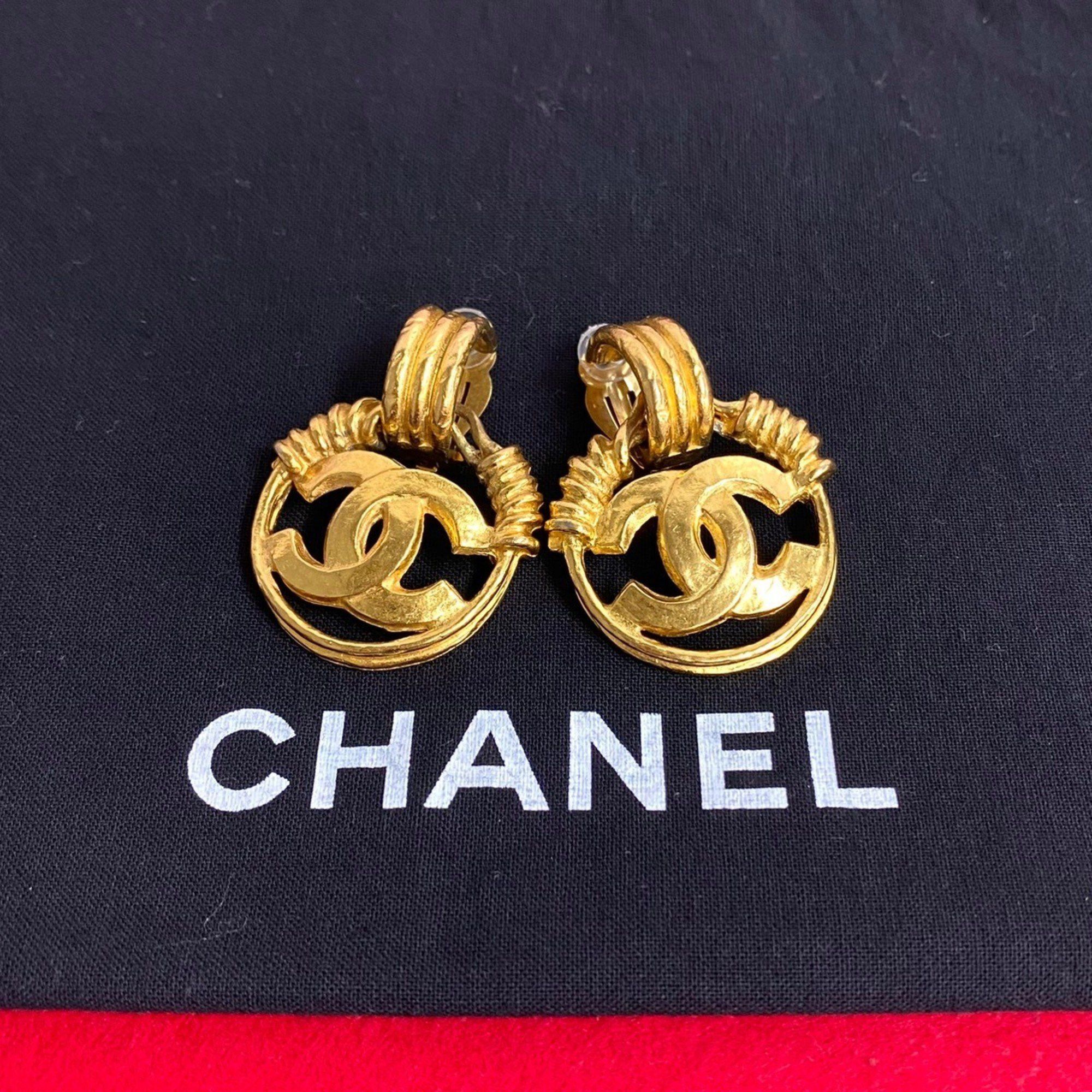 image of Chanel 94P Engraved Coco Mark Metal Fittings Gp Earrings For Women 34280 in Gold