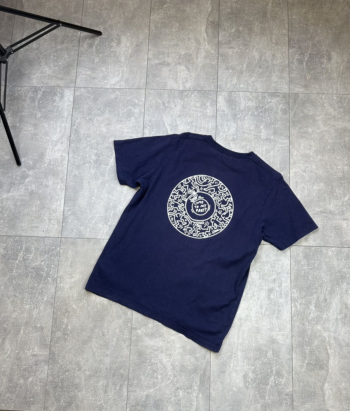 Other Uniqlo X Keith Haring Overprint Logo Tee Come To My Party Size US L / EU 52-54 / 3 - 1 Thumbnail