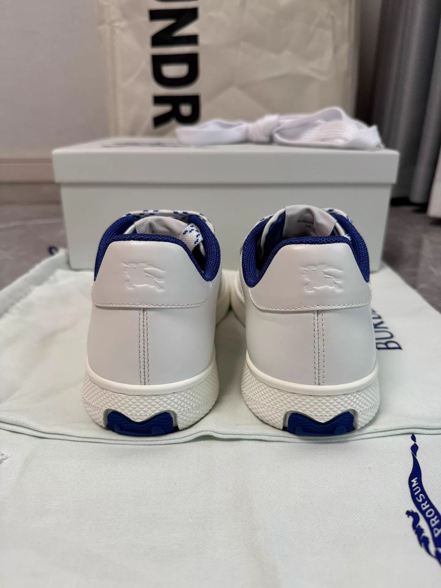 Burberry Burberry Terrace Horseferry Unisex White/Blue Trainer 36 Size US 5.5 / IT 35.5 - 4 Thumbnail