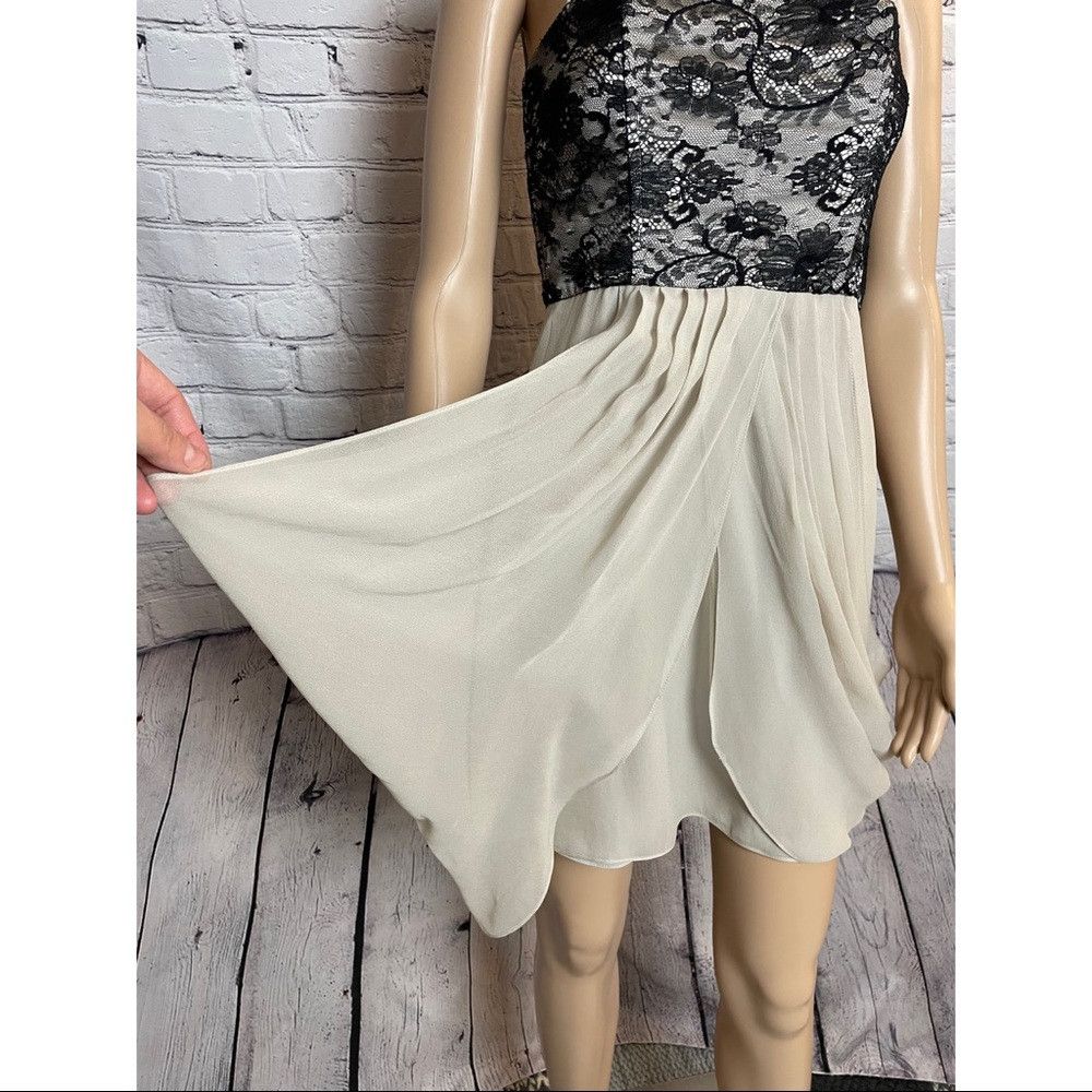 Alice + Olivia Alice + Olivia Silk Gray Dress Black Lace Corsage Size 6 Size M / US 6-8 / IT 42-44 - 3 Thumbnail