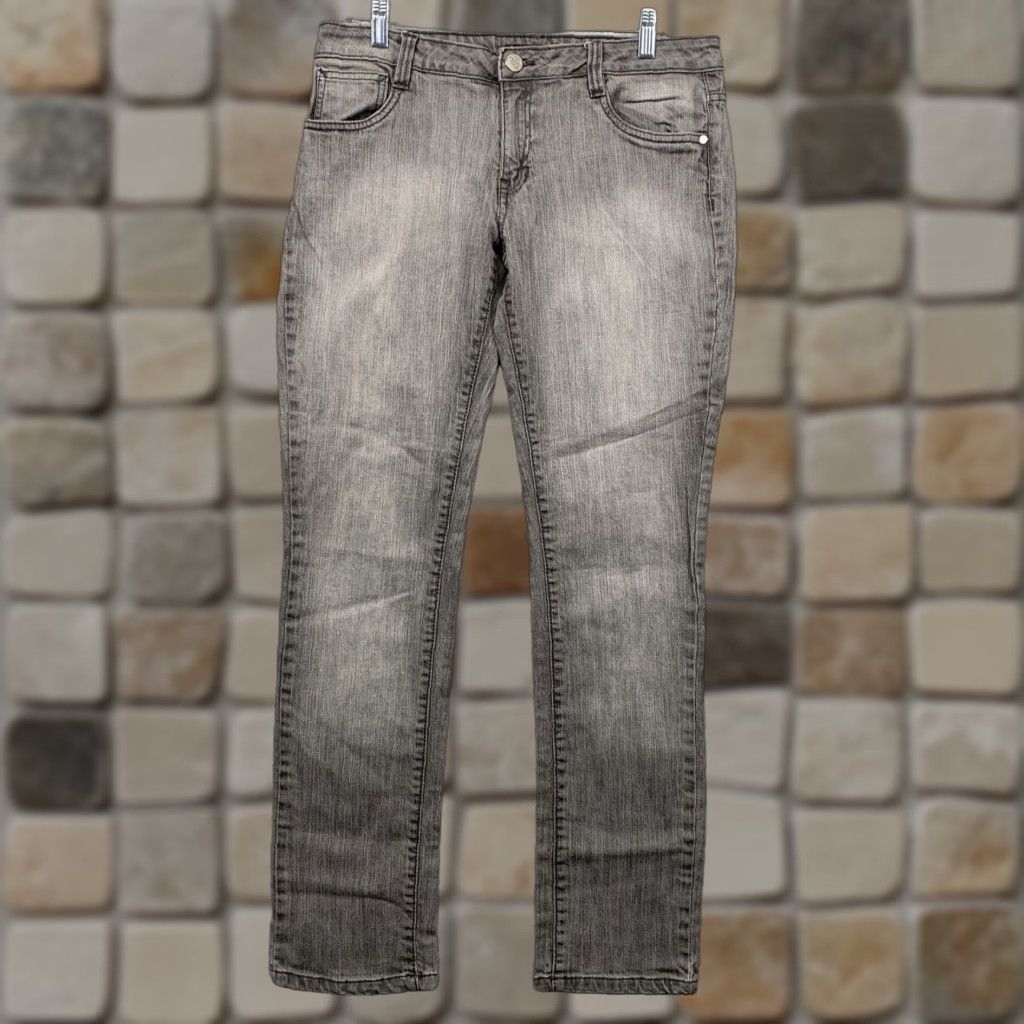 Southpole Southpole Jeans Women's Size 11 Straight Leg 5-Pocket Stone Washed Gray Stretch Denim Size 32" / US 10 / IT 46 - 1 Thumbnail