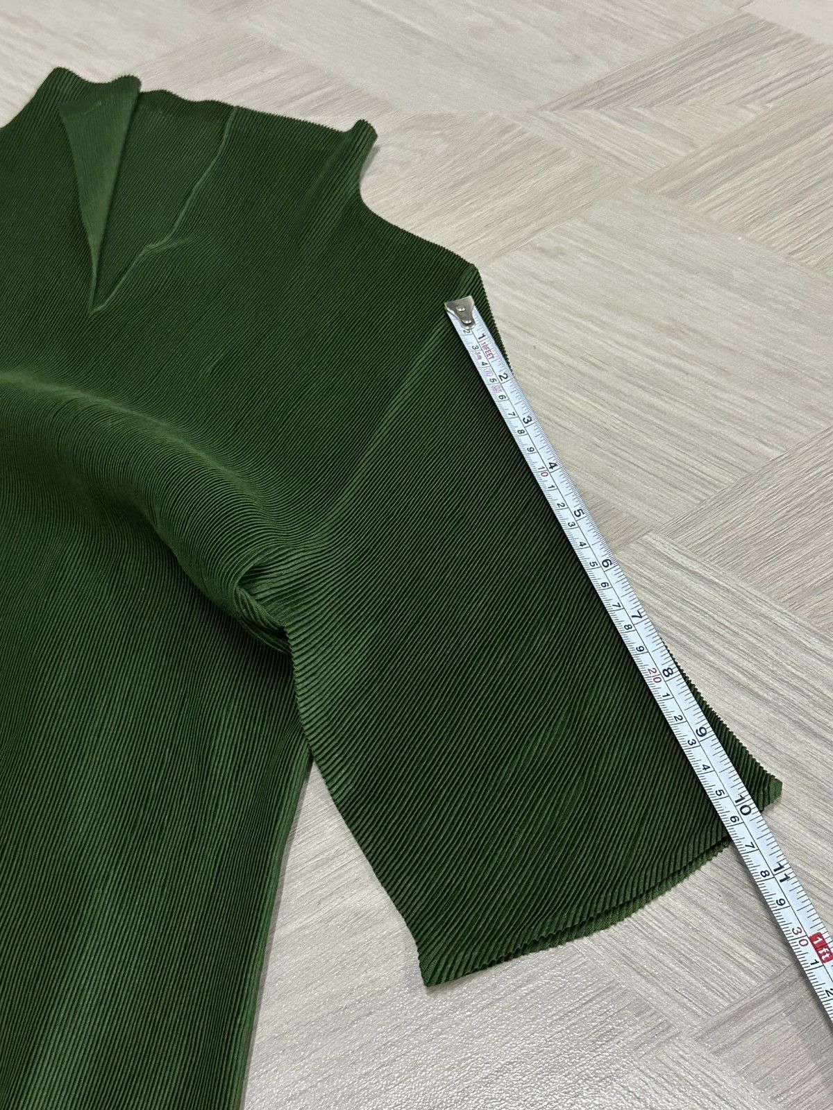 Pleats Please Issey Miyake Pleats Please Issey Miyake Forest Green Polo Style Shirt Size US M / EU 48-50 / 2 - 15 Thumbnail