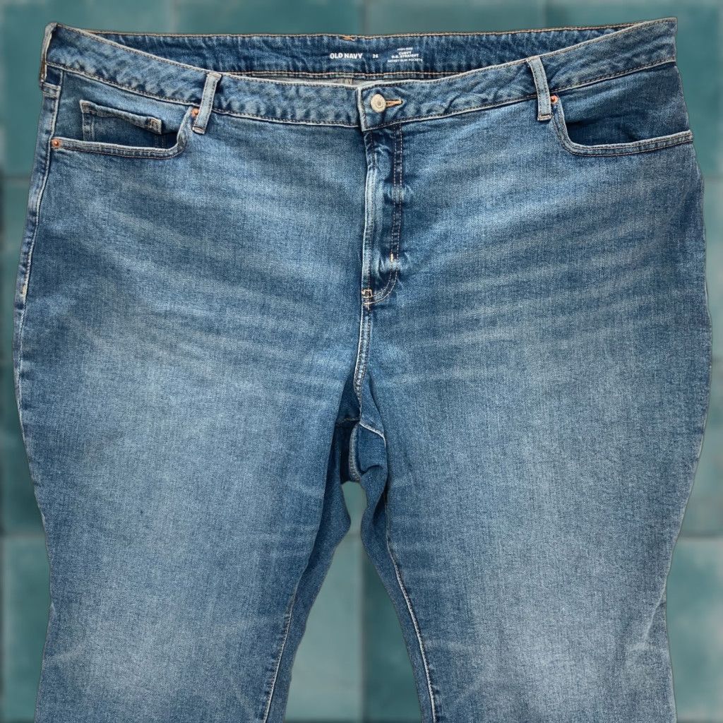 Old Navy Old Navy Womens Size 26 OG Straight High Rise Blue Denim Jeans NWT Curvy Fit Straight Jeans Womens 26 Blue NWT Size 26" / US 2 / IT 38 - 1 Thumbnail