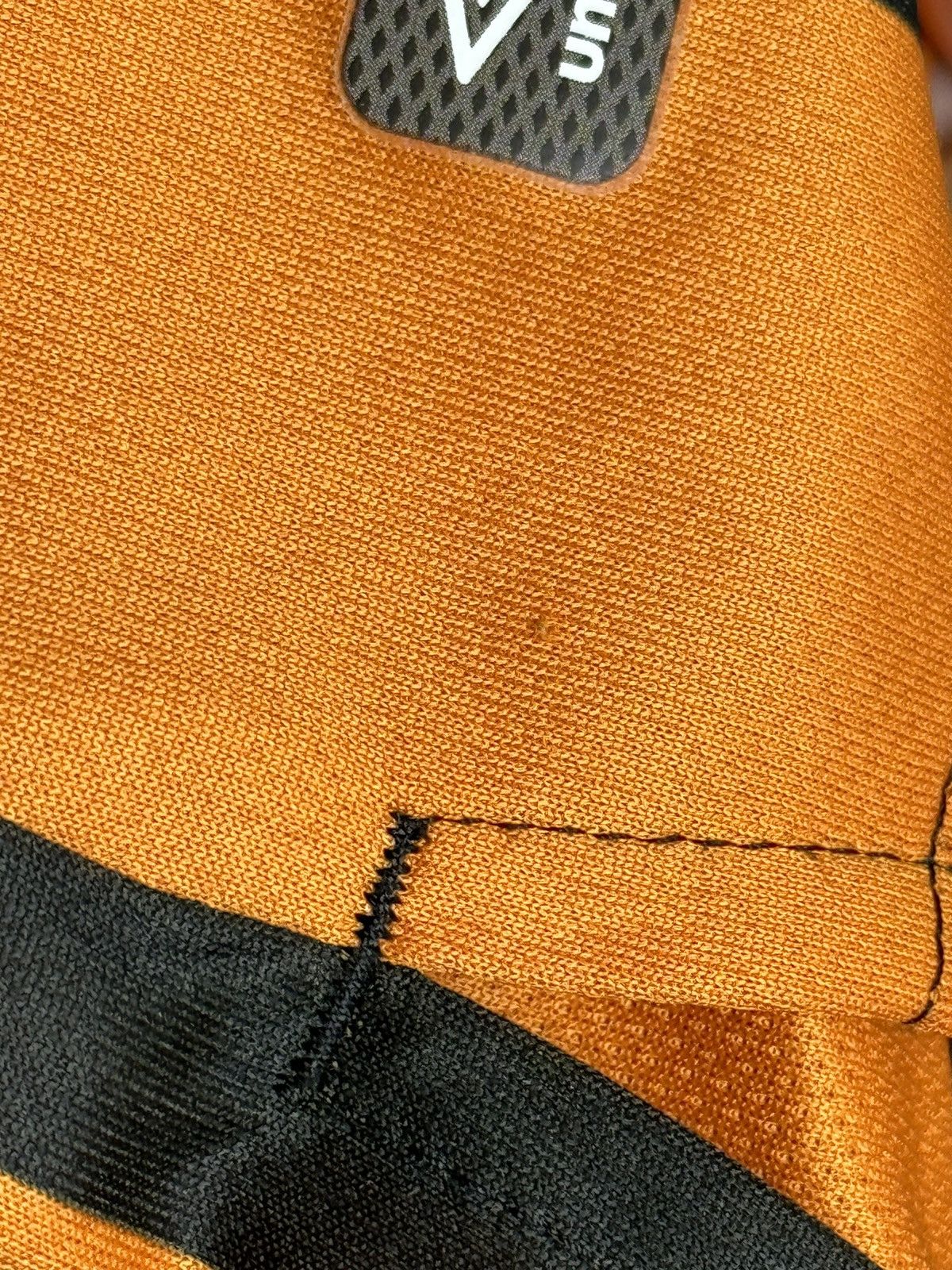 Umbro Hull City 17/18 Home Football Jersey Size US S / EU 44-46 / 1 - 6 Thumbnail