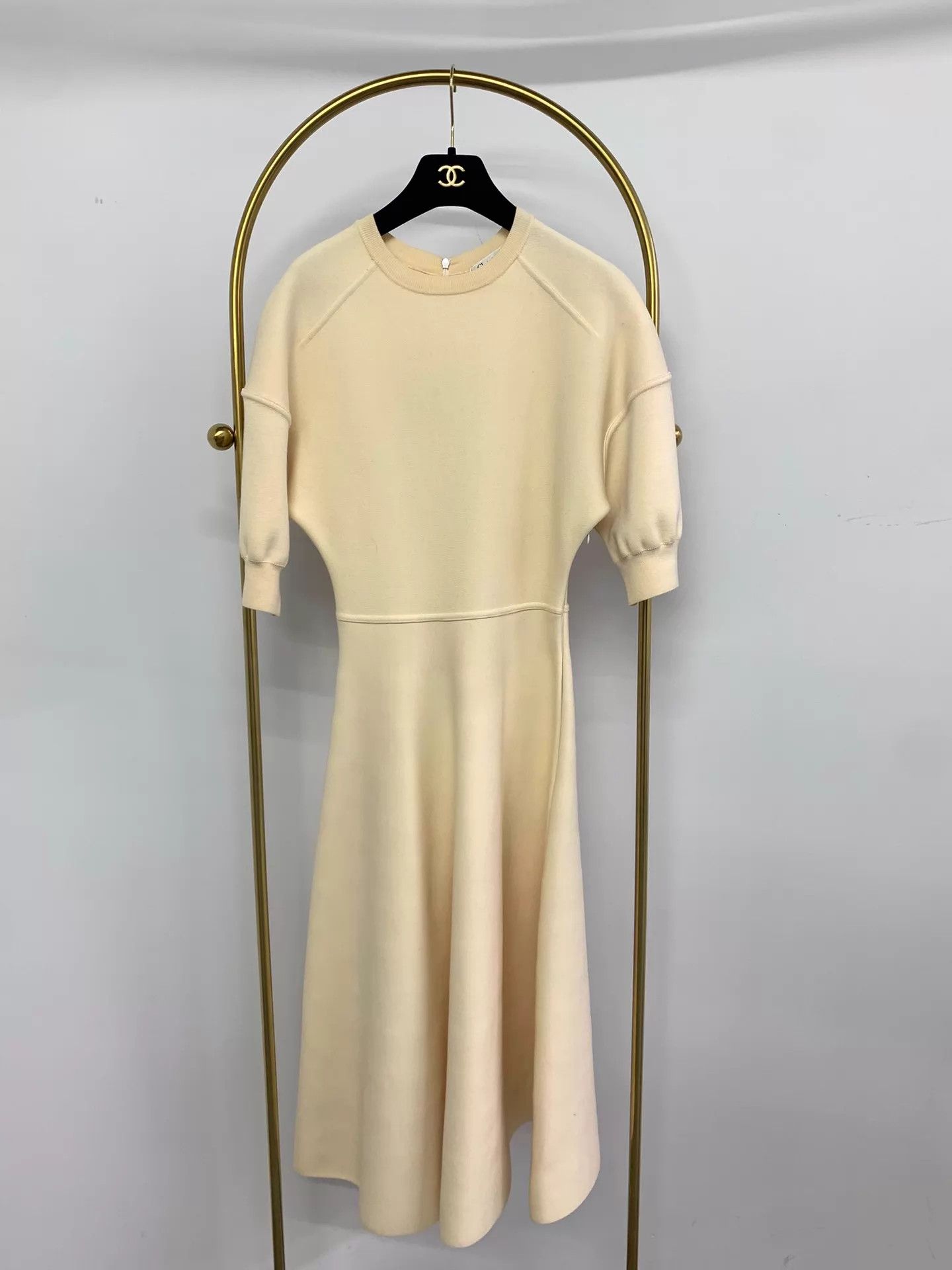 dior dress beige LOGOS 3 DRWRS DRESSER 60"