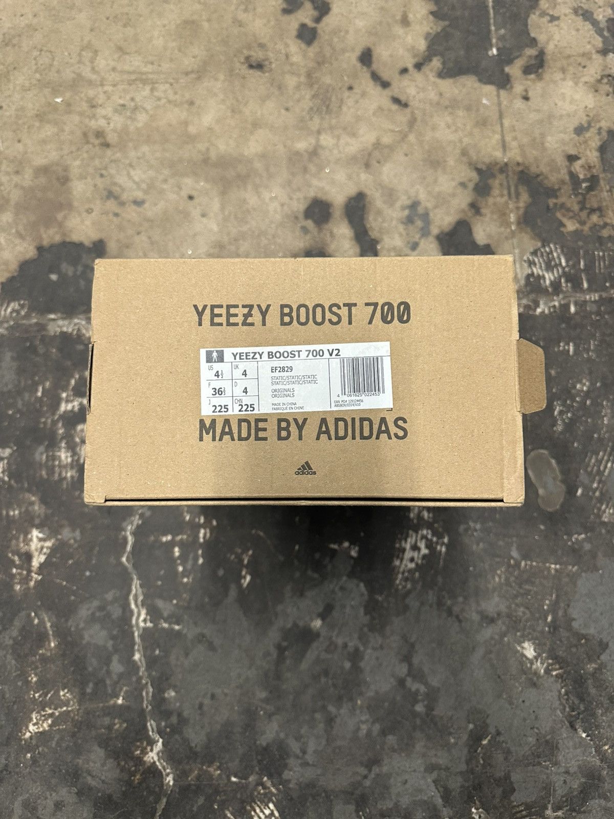Adidas × Yeezy Yeezy Boost 700 V2 Static Size US 5.5 / EU 38 - 7 Thumbnail
