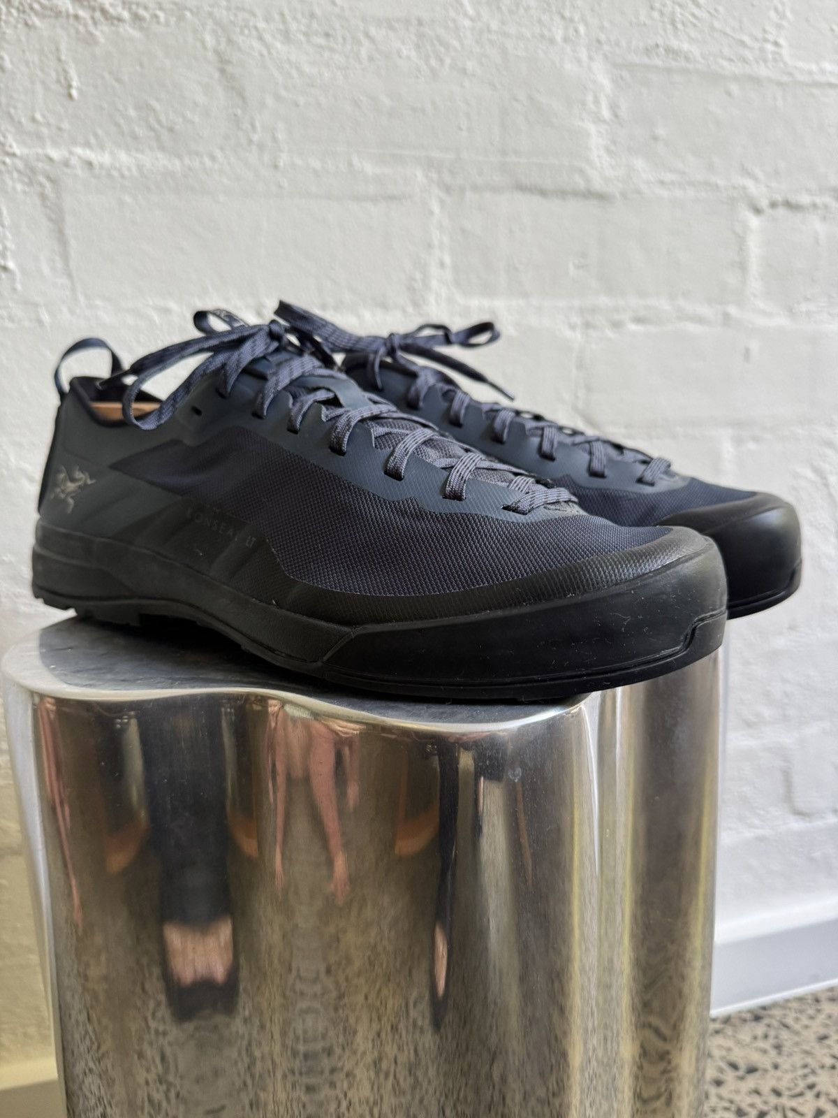 Arc'teryx BNWOT Arc’teryx Konseal LT approach shoes Size US 10 / EU 43 - 3 Thumbnail