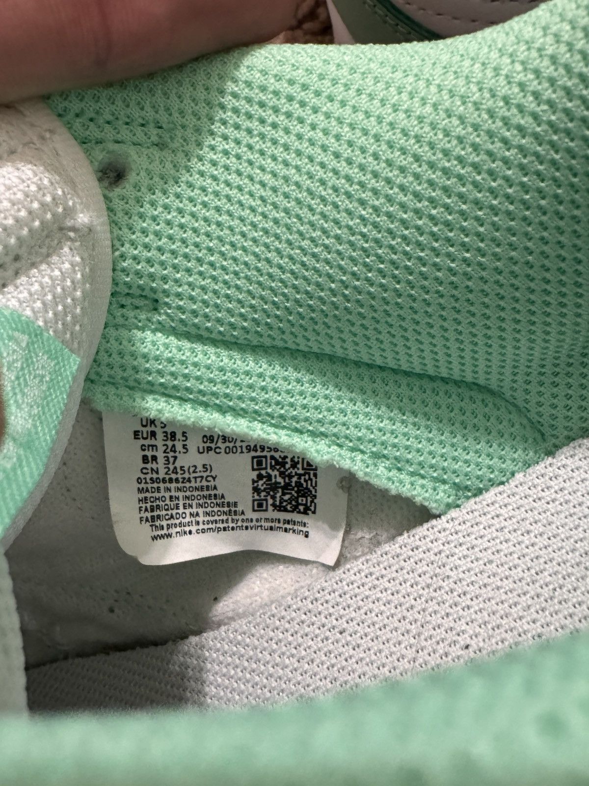 Nike Nike Dunk Low Green Glow Size US 7.5 / IT 37.5 - 7 Thumbnail