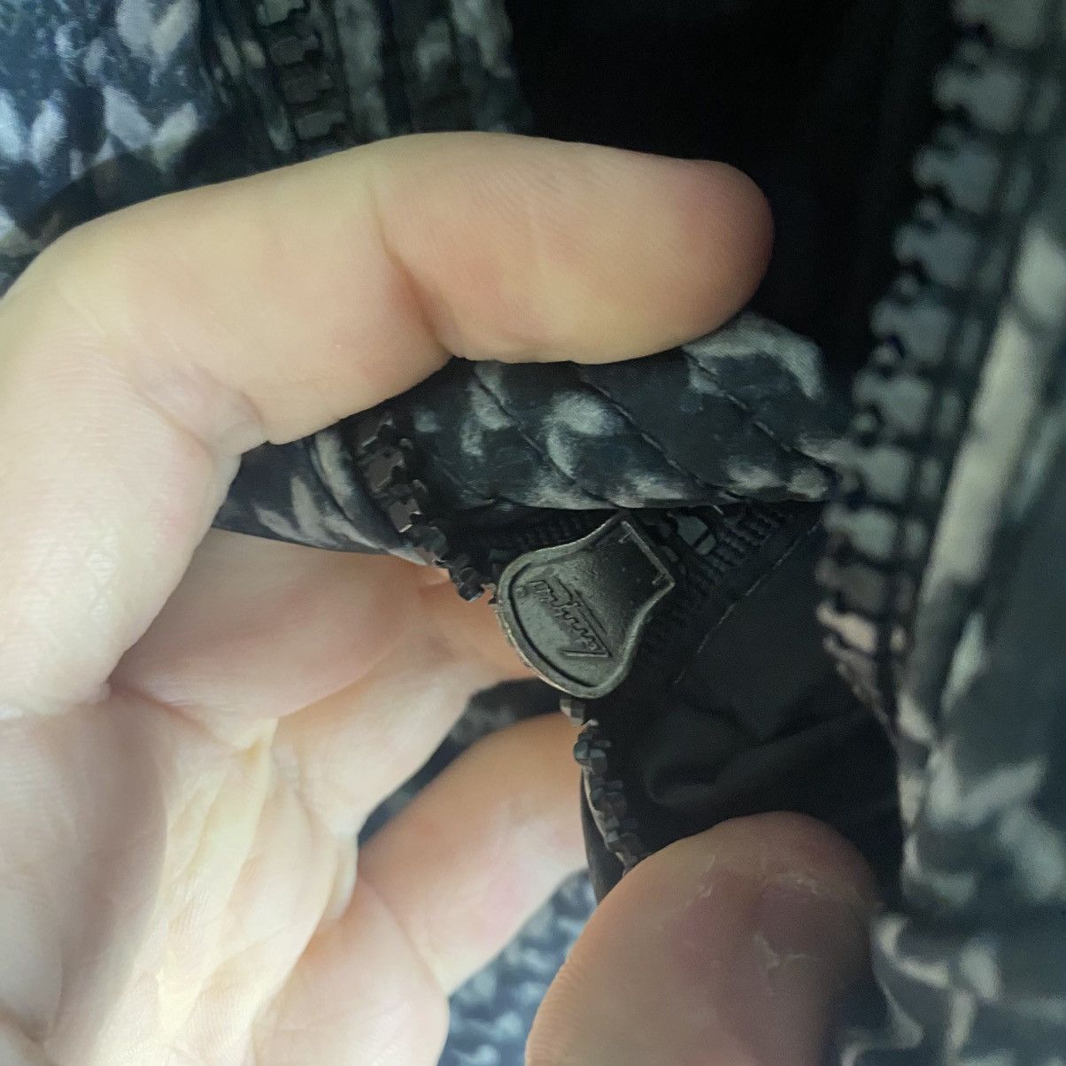 Moncler moncler puffer coat camouflage printed down. AUTHENTICATED Size US XS / EU 42 / 0 - 7 Thumbnail