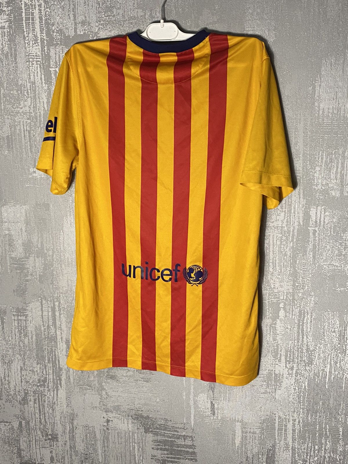 Nike Vintage Barcelona Nike Soccer Jersey 2015 unicef Size US S / EU 44-46 / 1 - 6 Thumbnail