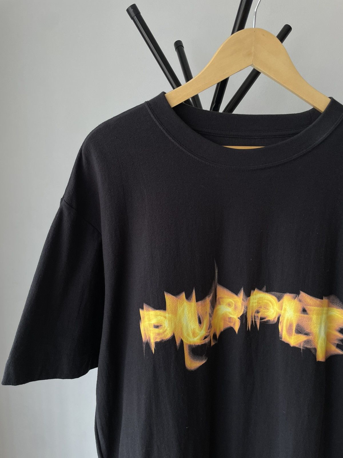 Purple Brand PURPLE BRAND FLAMES LOGO OFF BLACK TEE Size US XL / EU 56 / 4 - 4 Thumbnail