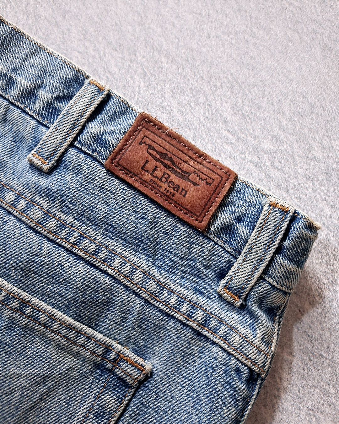 L.L. Bean LL BEAN COMFORT WAIST ELASTIC JEANS Size US 38 / EU 54 - 14 Thumbnail
