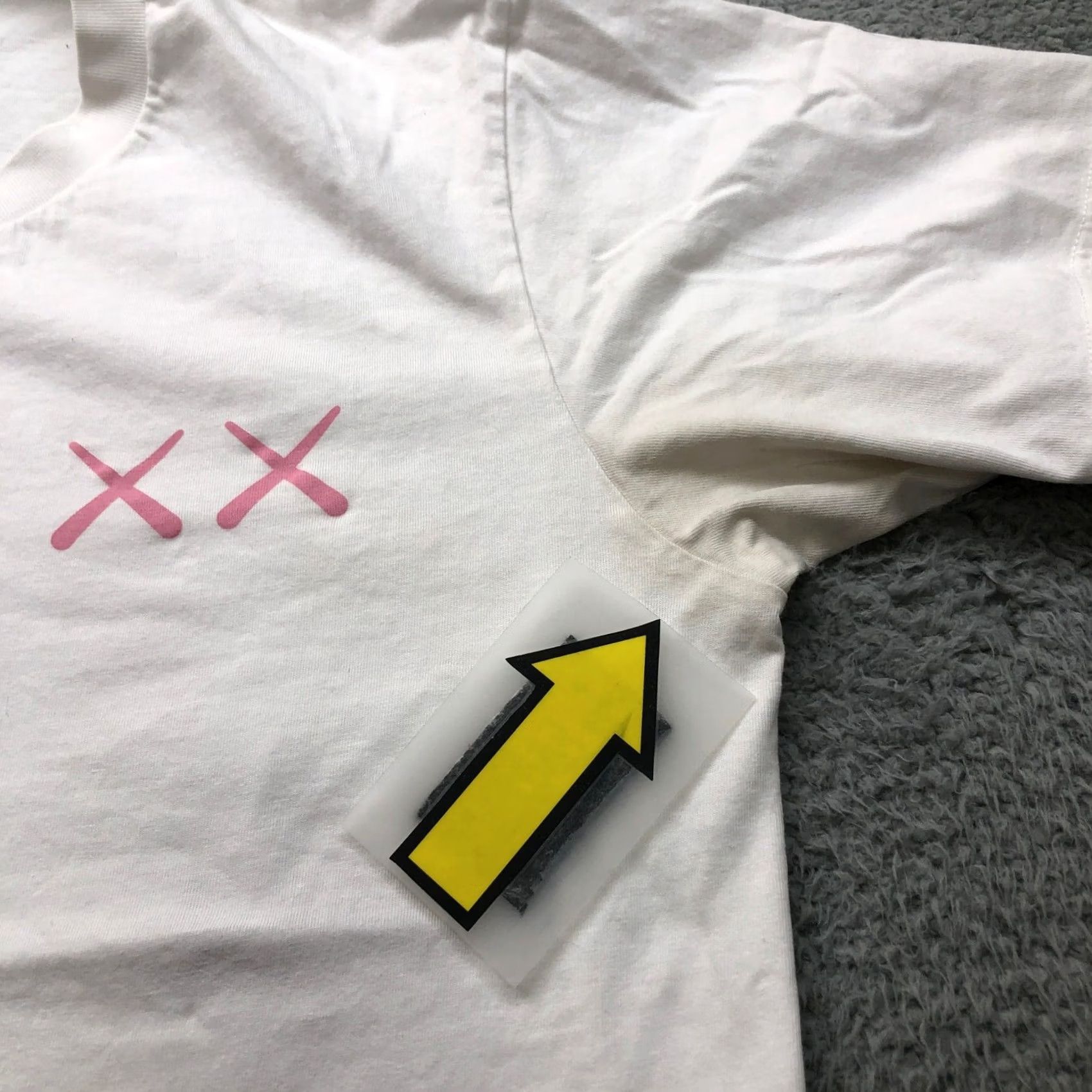 Uniqlo Kaws x Uniqlo XX BFF Graphic T-Shirt Mens M Short Sleeve White Pink Size US M / EU 48-50 / 2 - 4 Thumbnail
