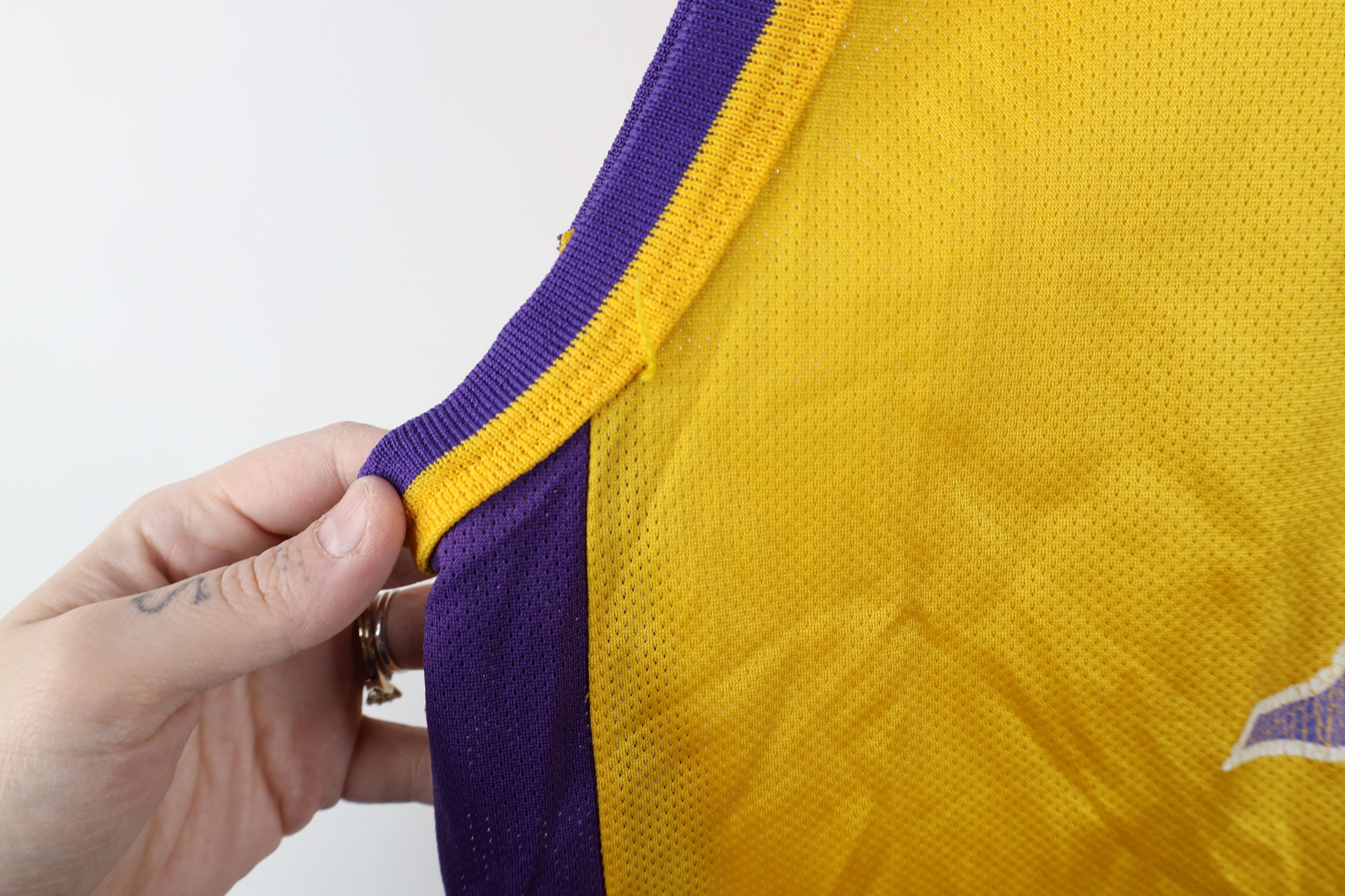 Champion × Vintage Vintage 90s Champion Los Angeles Lakers Basketball Jersey #8 Size US L / EU 52-54 / 3 - 9 Thumbnail