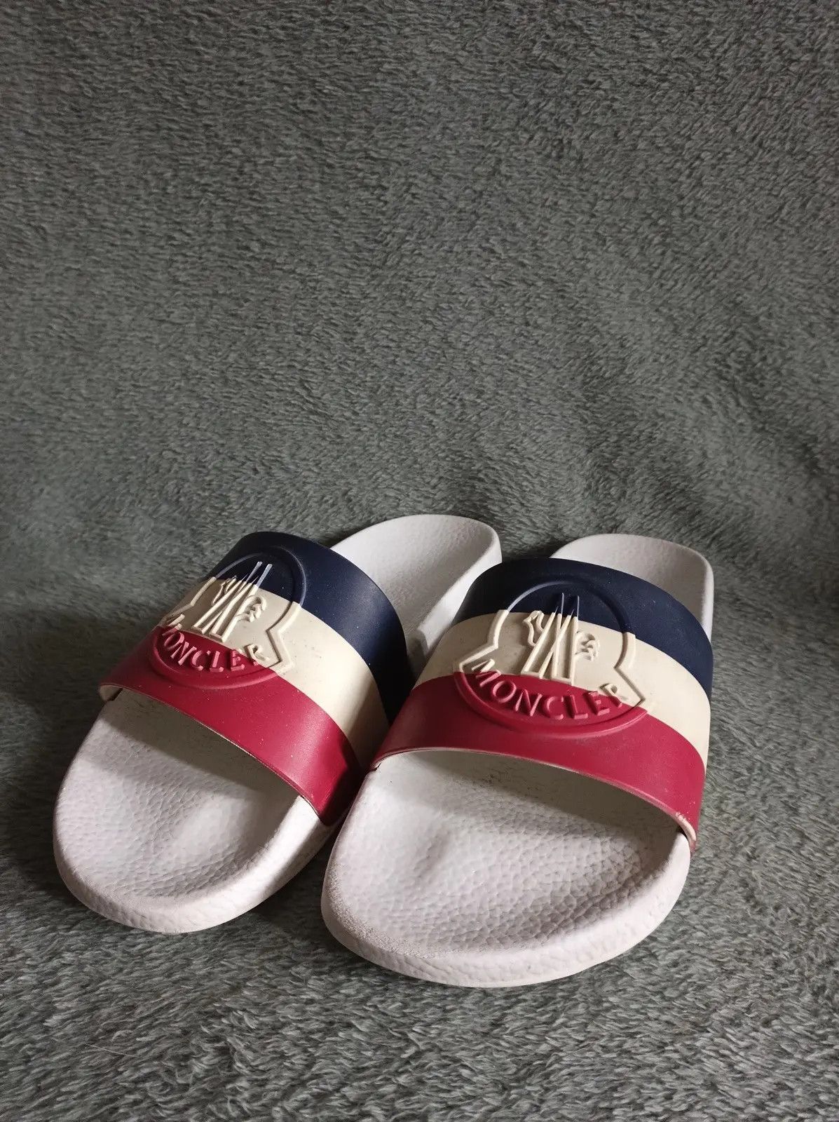 Moncler MONCLER Basile Logo-Embossed Striped Rubber Slides EU 41 Size US 8 / EU 41 - 4 Thumbnail