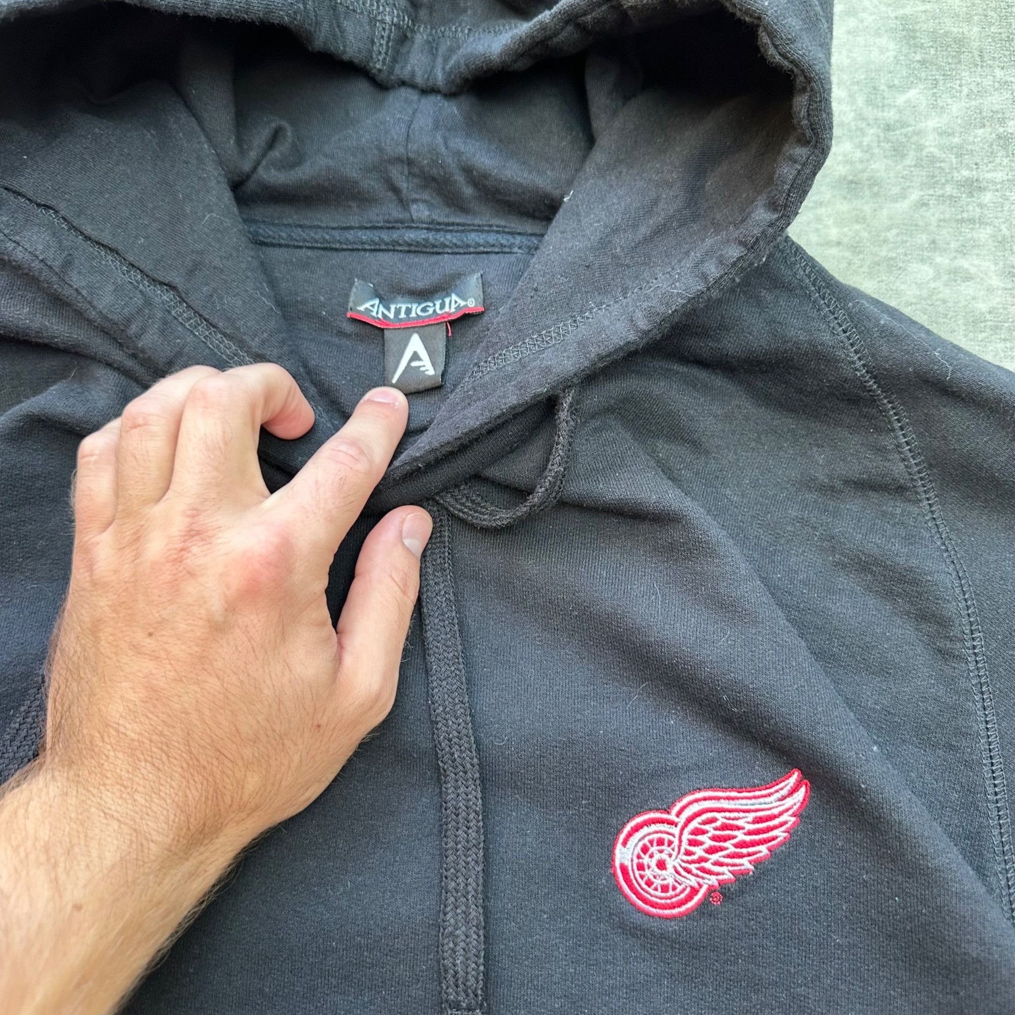 Vintage Vintage Y2K NHL Detroit Red Wings Hoodie Sweatshirt Size US XL / EU 56 / 4 - 2 Thumbnail