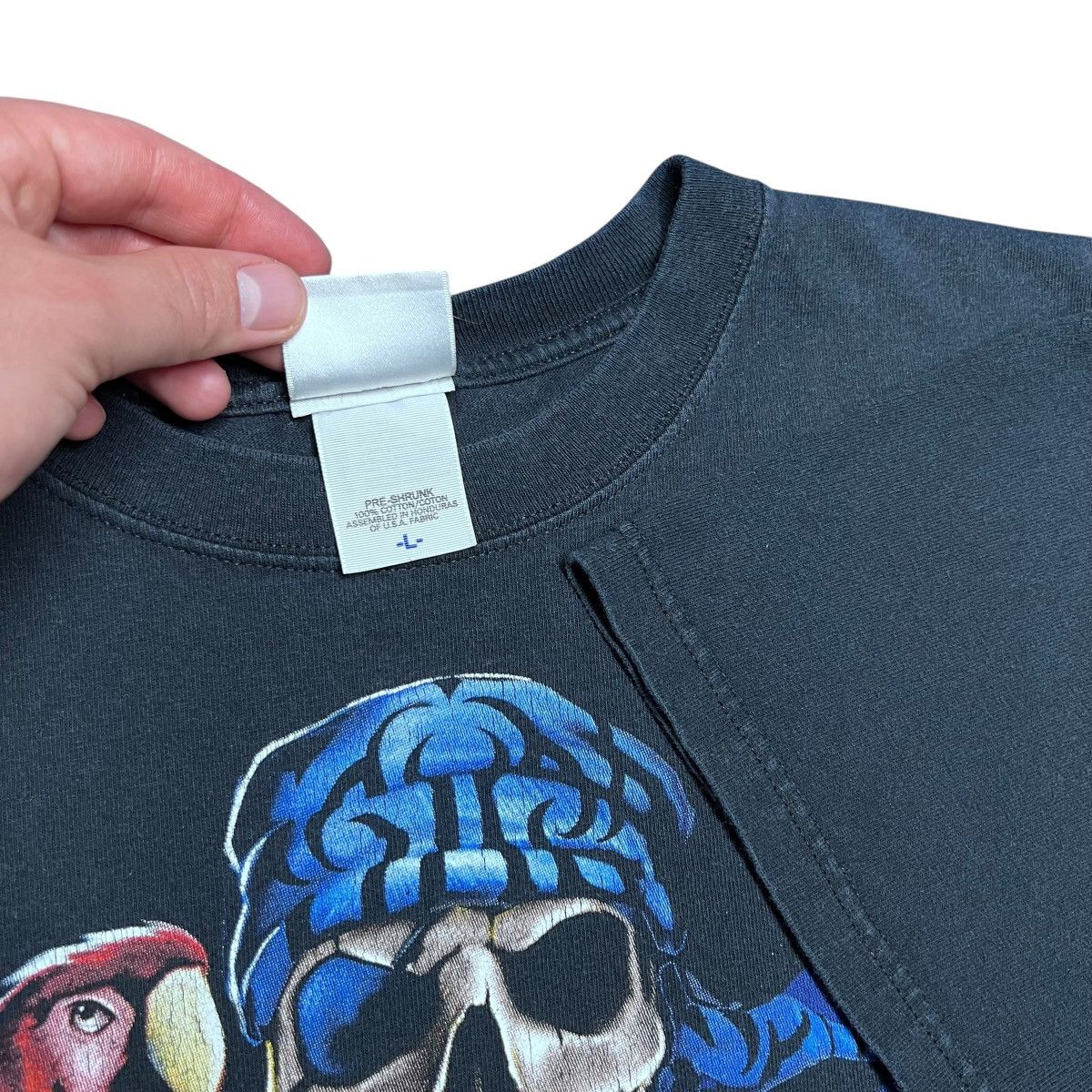Other Vtg 2000s Treasure Island Read Em & Weep Skeleton Pirate Tee Size US L / EU 52-54 / 3 - 3 Thumbnail