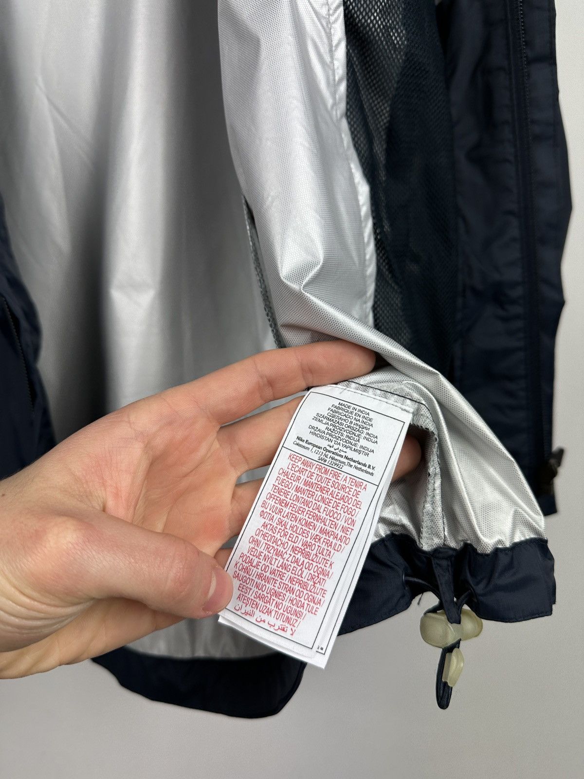 Nike × Vintage Vintage Y2K Nike Swoosh Waterproof Jacket Size US L / EU 52-54 / 3 - 9 Thumbnail