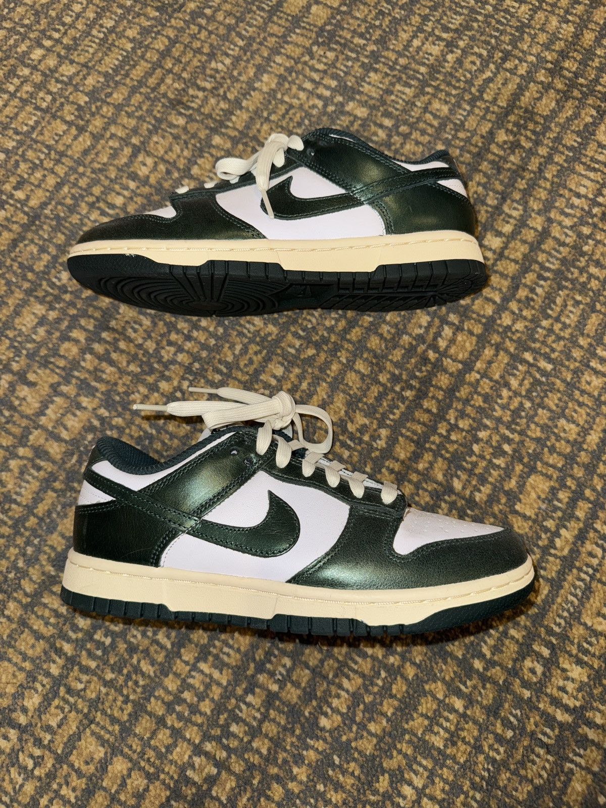 Nike Nike Dunk Low Vintage Green Size US 6.5 / IT 36.5 - 1 Thumbnail