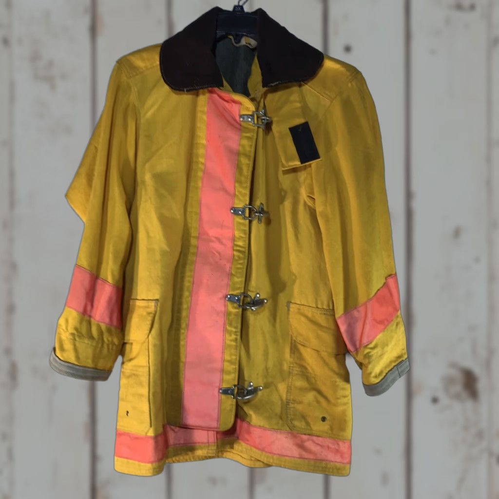 Body Glove VINTAGE Body Glove Fireman’s Jacket Mens Size L Yellow Workwear USA Size US L / EU 52-54 / 3 - 1 Thumbnail