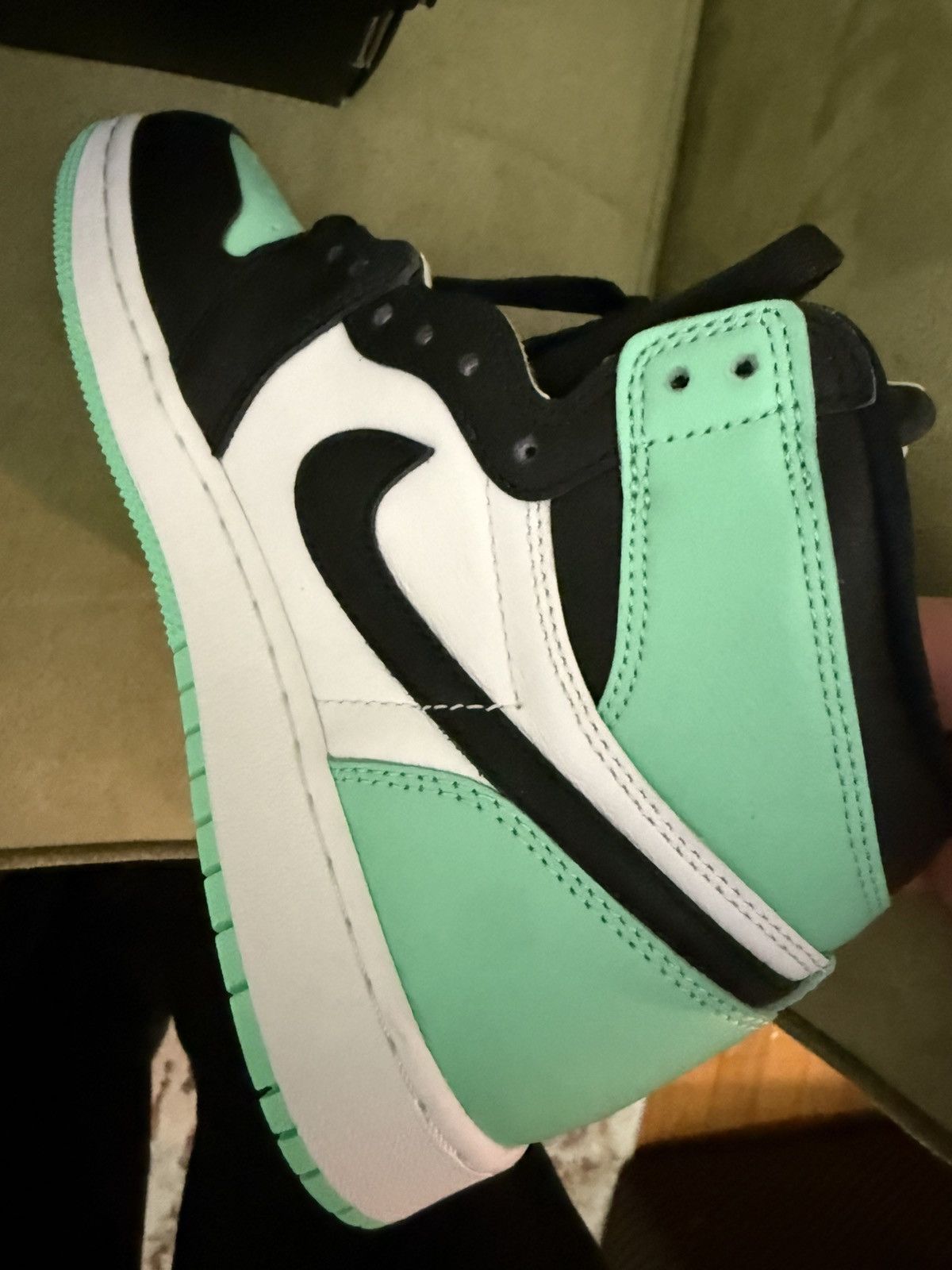 Jordan Brand Nike Jordan 1 “Green Glow” Hi, New in Box Xtra Laces 6.5y 8w Size US 6.5 / EU 39-40 - 12 Thumbnail