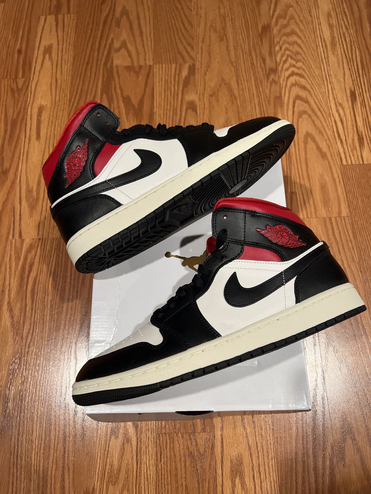 Jordan Brand WMNS Air Jordan 1 Mid - “Red Panda” Size US 12 / IT 42 - 1 Thumbnail
