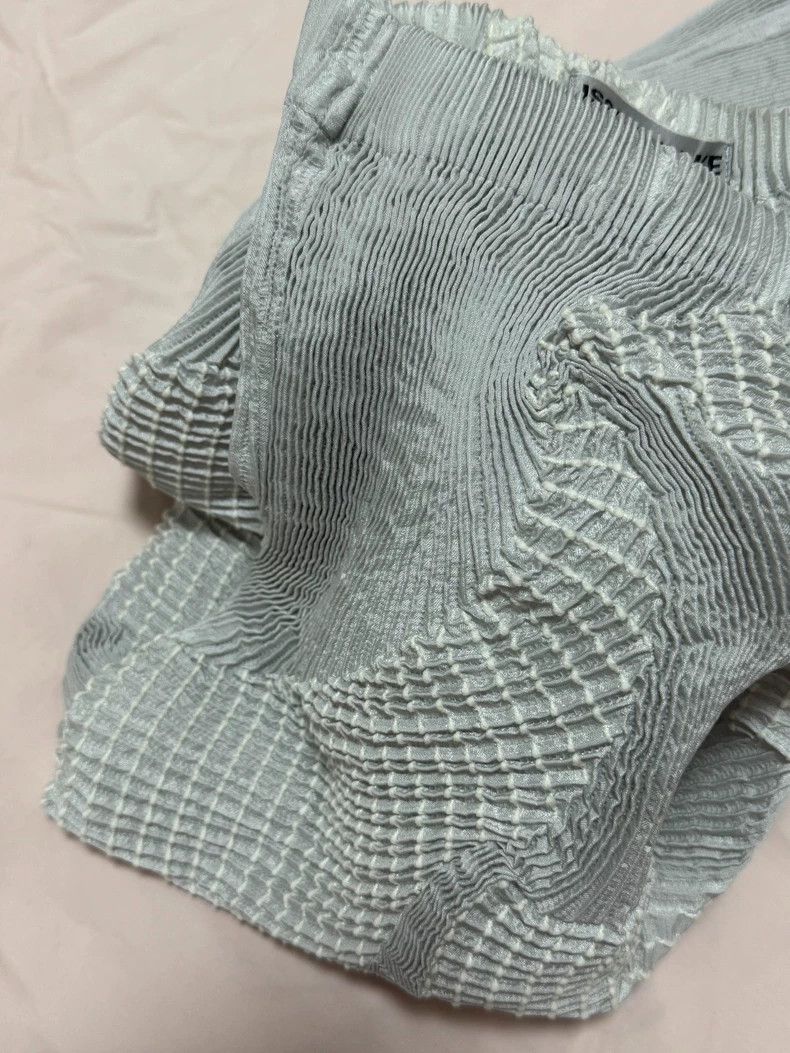 Issey Miyake Issey Miyake Flower bud skirt Size 25" / US 0 / IT 36 - 9 Thumbnail