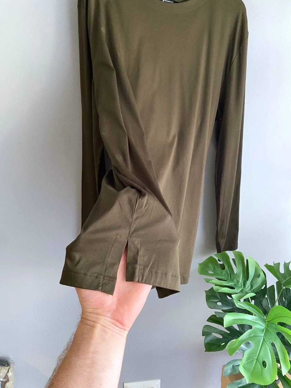 Alexander Wang Alexander Wang T Men's Army Olive Long Sleeve T-Shirt Size L Size US L / EU 52-54 / 3 - 7 Thumbnail