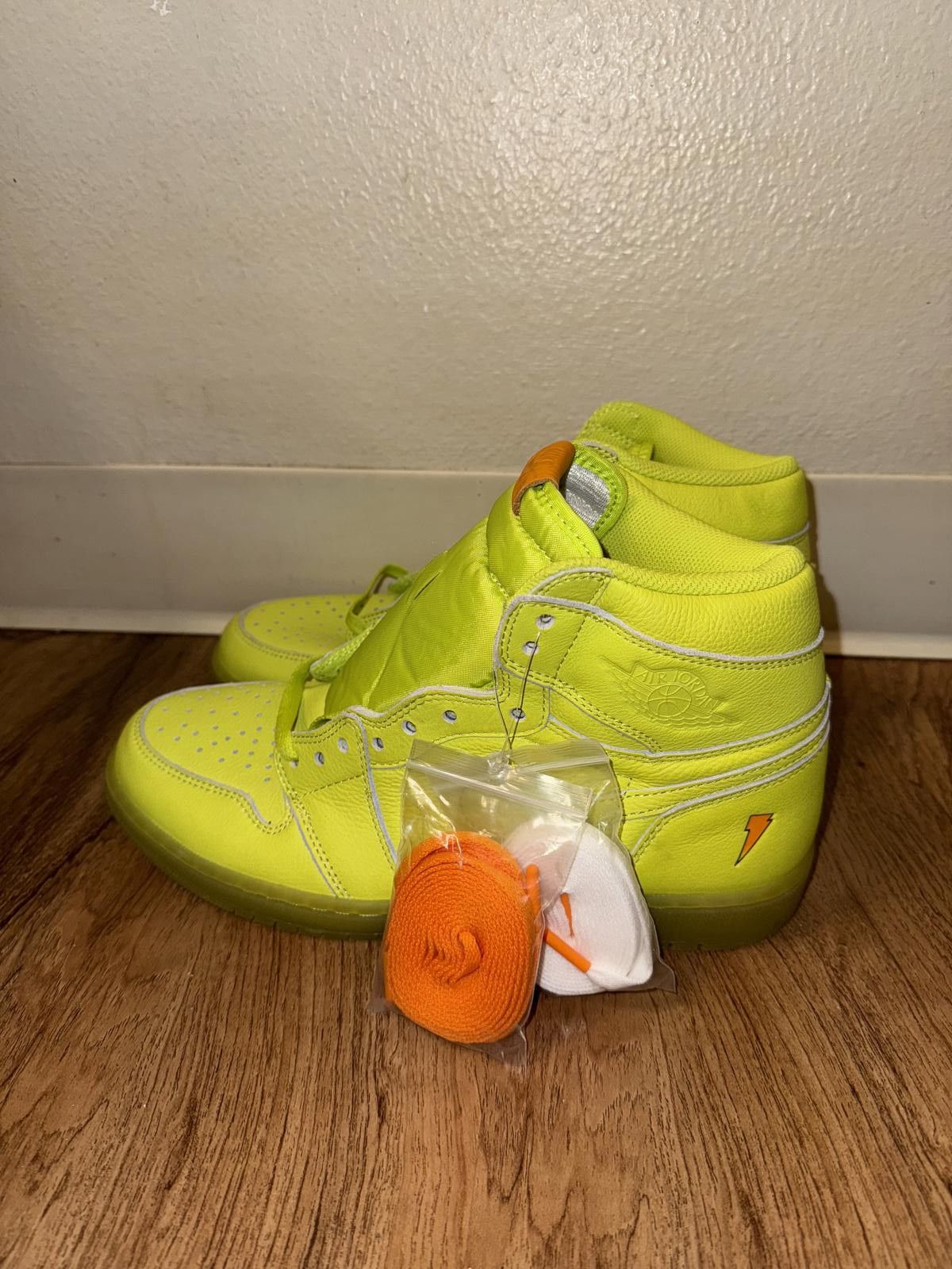 Nike Jordan 1 Retro High Gatorade Cyber Size US 11 / EU 44 - 3 Thumbnail