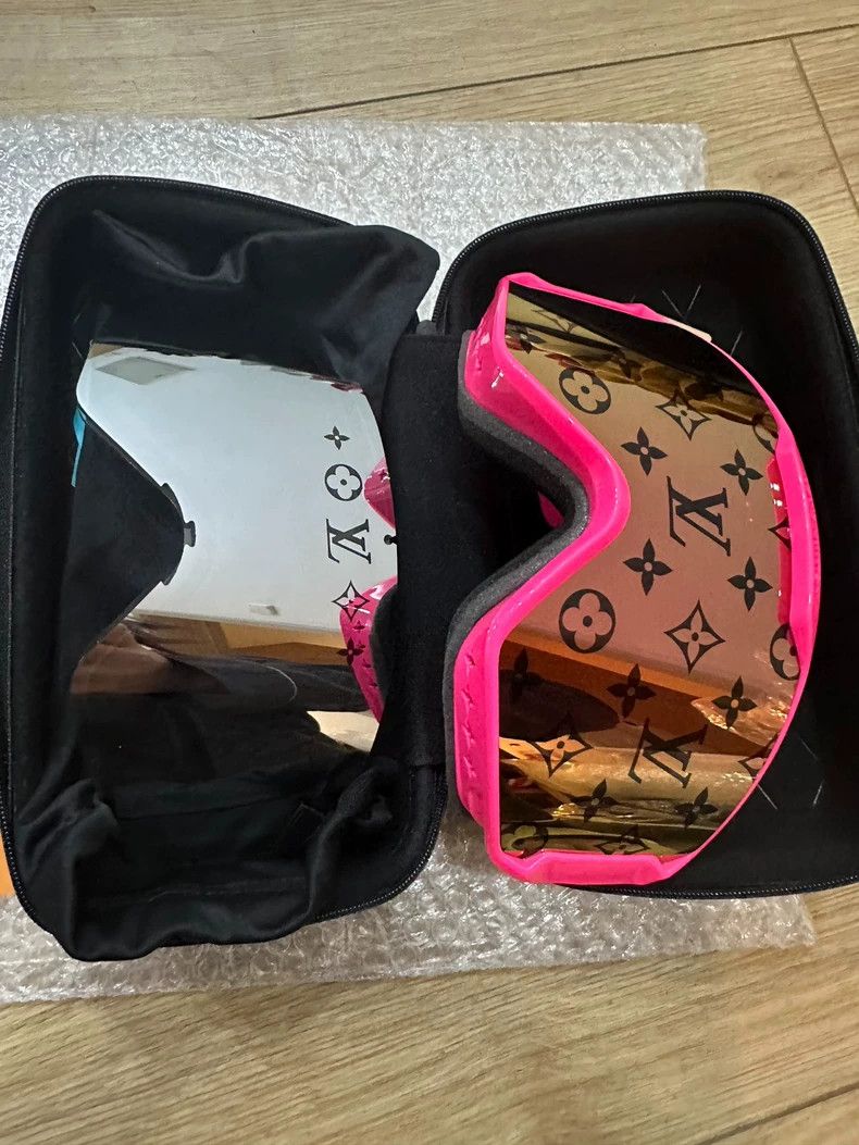 Louis Vuitton Louis Vuitton Ski goggles 2501-Nextarrow Size ONE SIZE - 1 Thumbnail