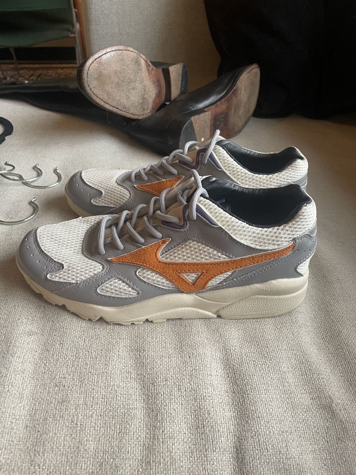 Mizuno × Patta New 2018 Patta X Mizuno Sky Medal in grey/orange Size US 6 / EU 39 - 3 Thumbnail