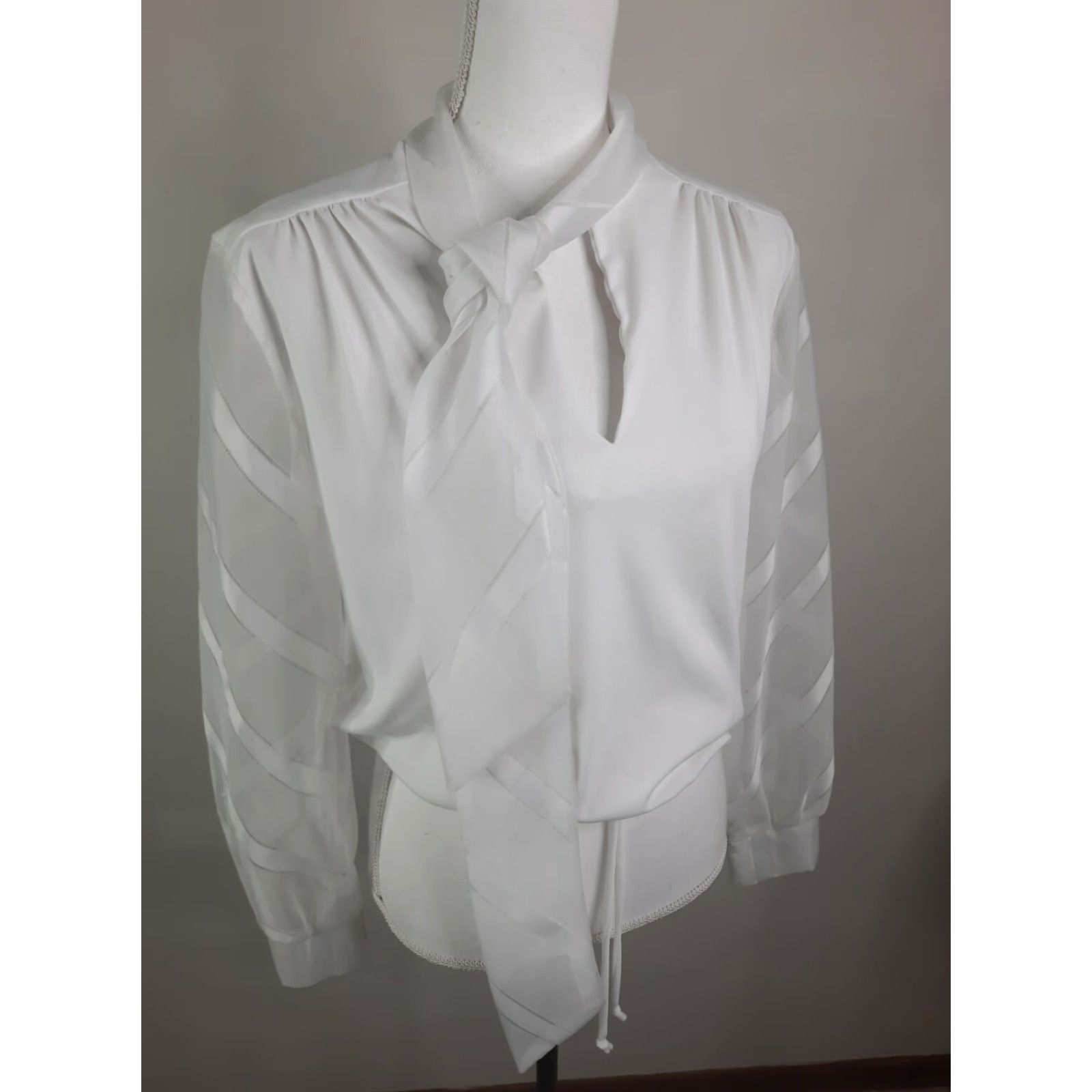 Vintage VINTAGE L2S 70s Blouse Shirt Disco Long Sleeve White V Neck Embellished M/L Womanly Shirt Size M / US 6-8 / IT 42-44 - 3 Thumbnail