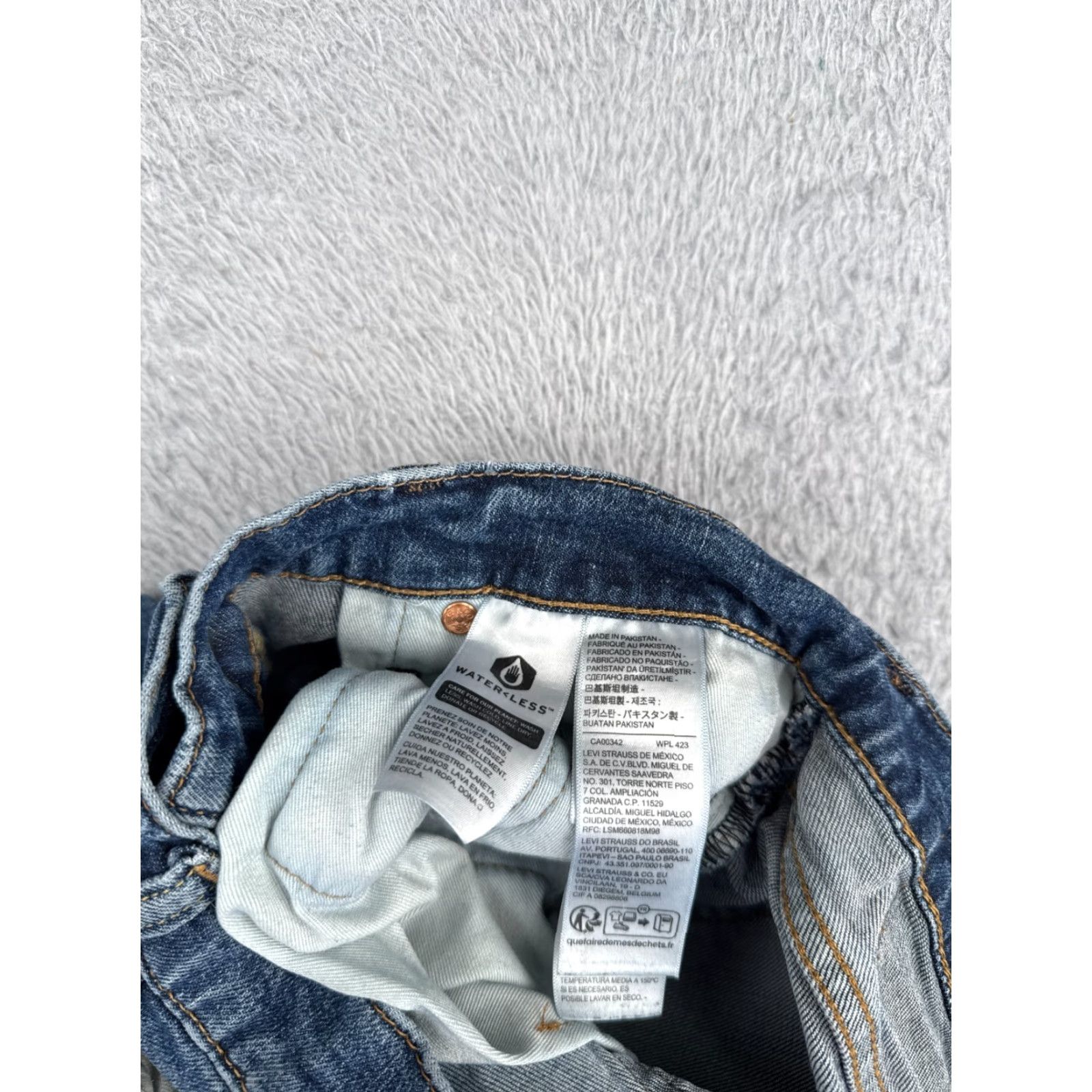 Levi's VINTAGE Levi's Jeans? No vintage. (Oops) Size US 29 - 7 Thumbnail