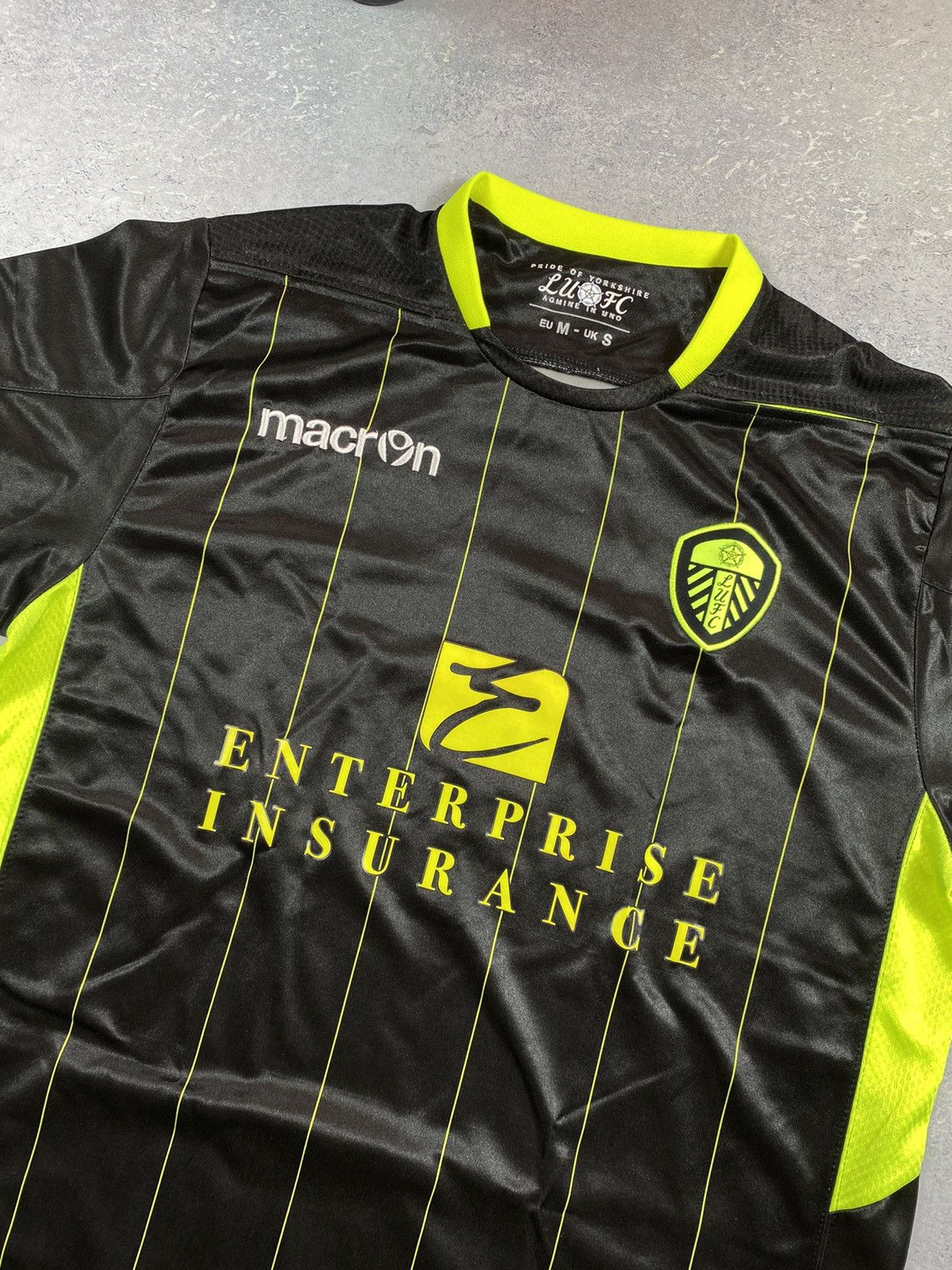 Macron Leeds United 2012 2013 Away Soccer Jersey Football Shirt Size US M / EU 48-50 / 2 - 5 Thumbnail