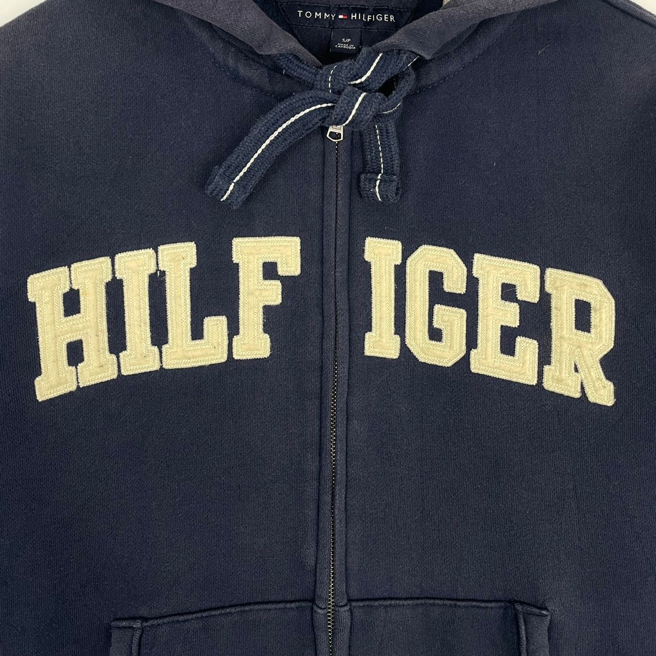 Tommy Hilfiger Vintage Tommy Hilfiger Big Embroided Logo Fullzipper Hoodie Size US S / EU 44-46 / 1 - 4 Thumbnail